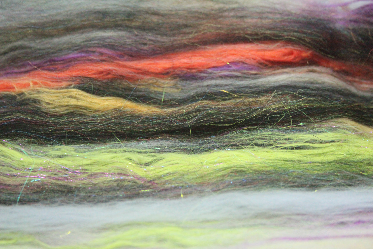 Merino Art Batt - White Grey Black - 84 grams 2.9 oz - Wool for felting, spinning and weaving