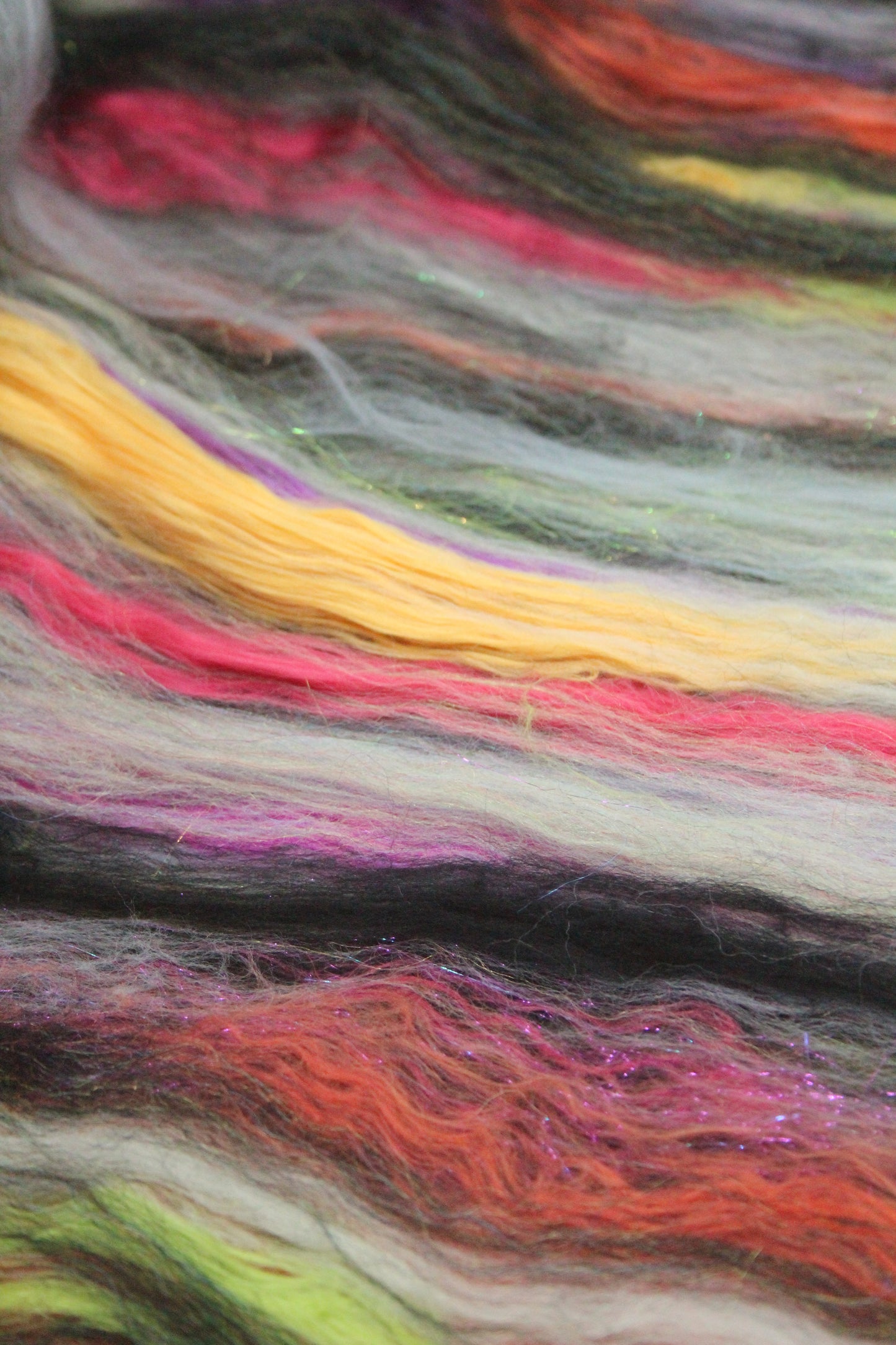 Merino Art Batt - White Grey Black - 84 grams 2.9 oz - Wool for felting, spinning and weaving