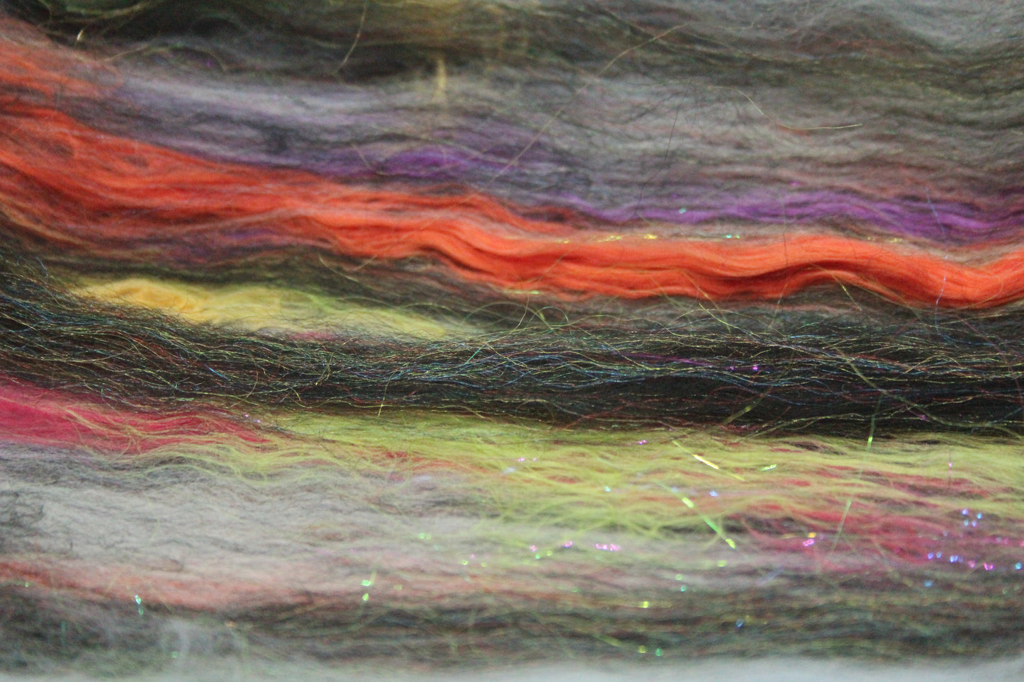 Merino Art Batt - White Grey Black - 84 grams 2.9 oz - Wool for felting, spinning and weaving