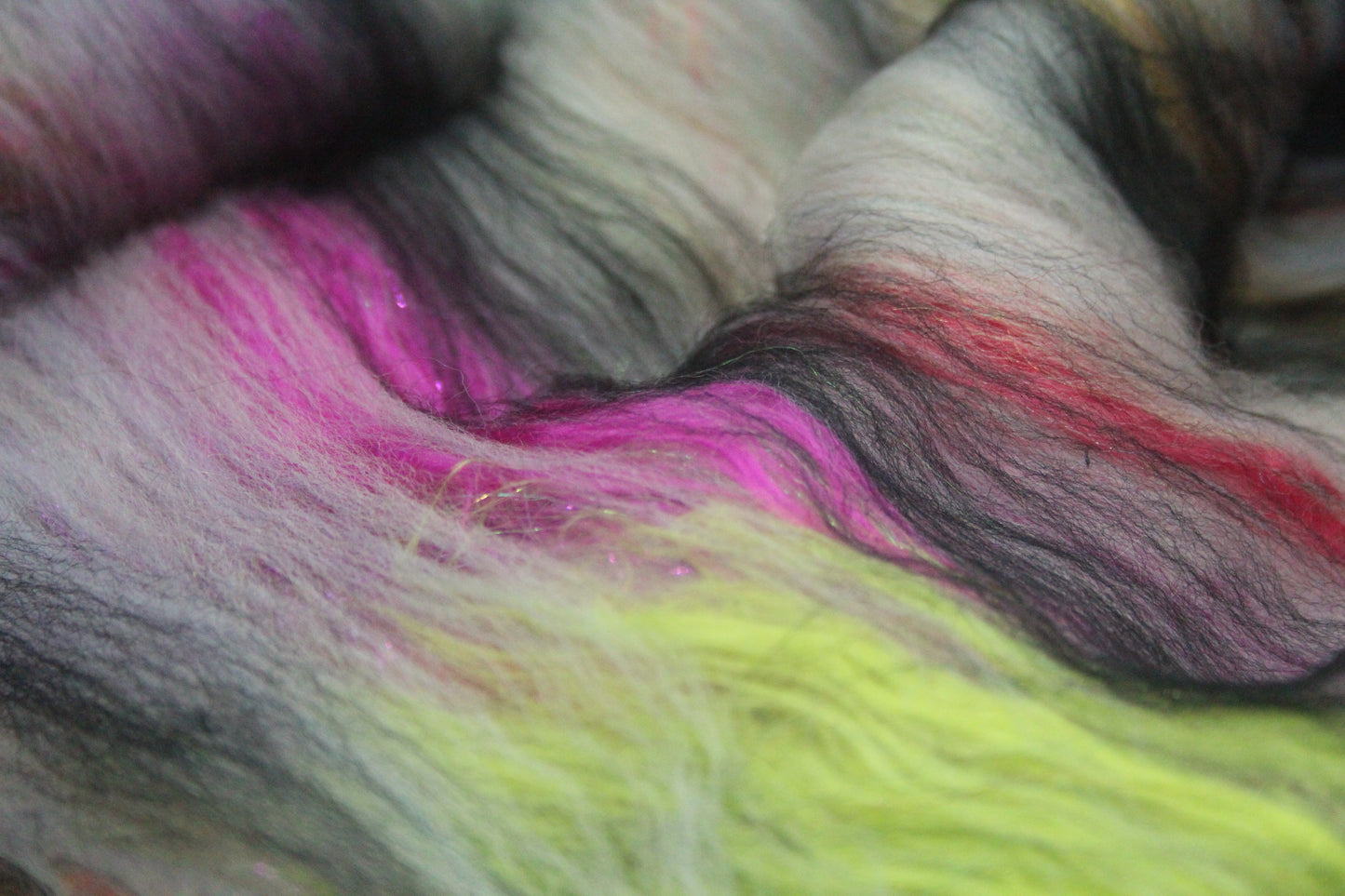 Merino Art Batt - White Grey Black - 84 grams 2.9 oz - Wool for felting, spinning and weaving