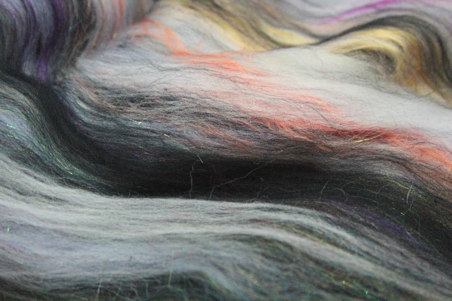 Merino Art Batt - White Grey Black - 84 grams 2.9 oz - Wool for felting, spinning and weaving