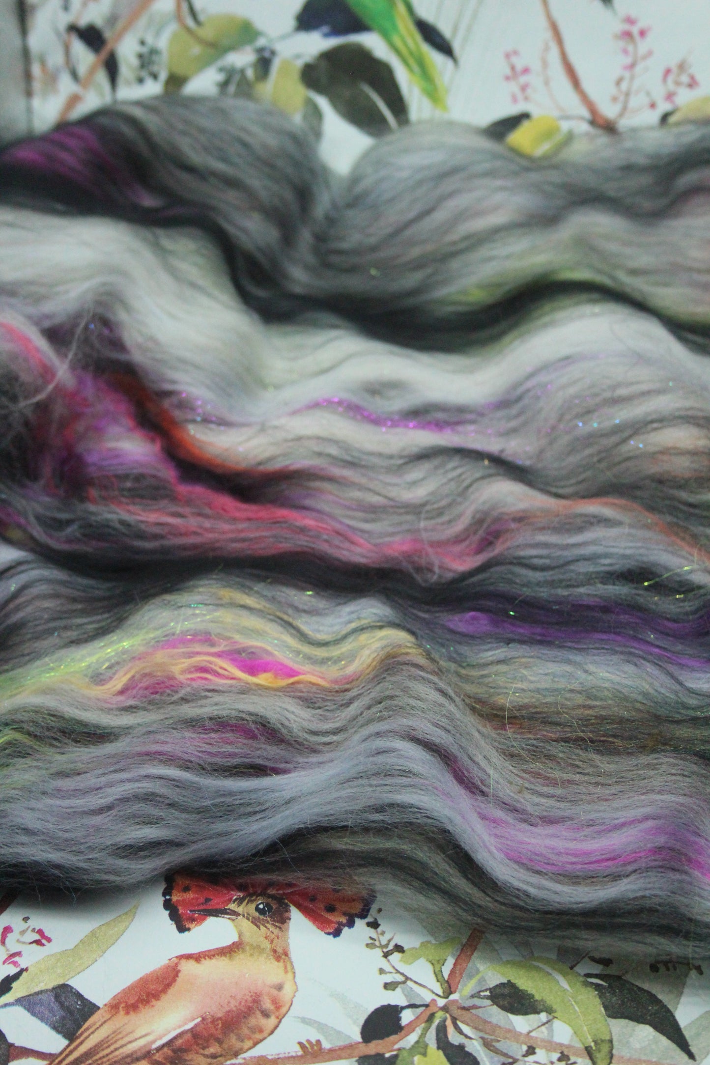 Merino Art Batt - White Grey Black - 84 grams 2.9 oz - Wool for felting, spinning and weaving