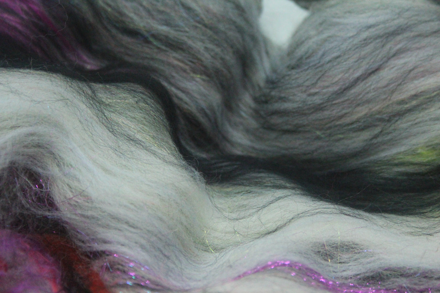 Merino Art Batt - White Grey Black - 84 grams 2.9 oz - Wool for felting, spinning and weaving