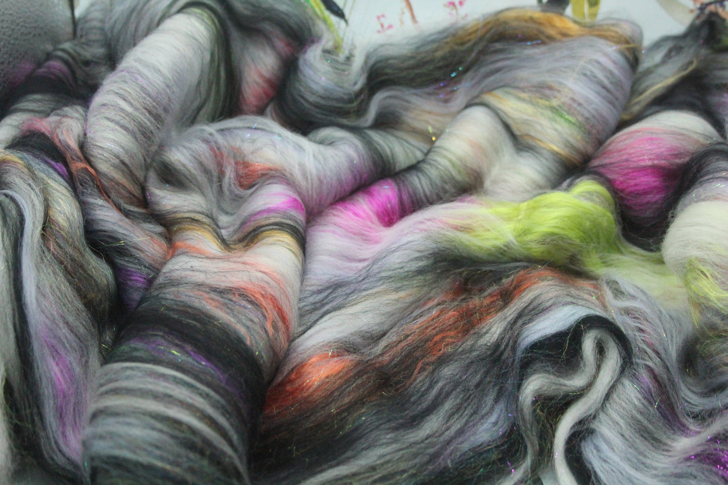 Merino Art Batt - White Grey Black - 84 grams 2.9 oz - Wool for felting, spinning and weaving