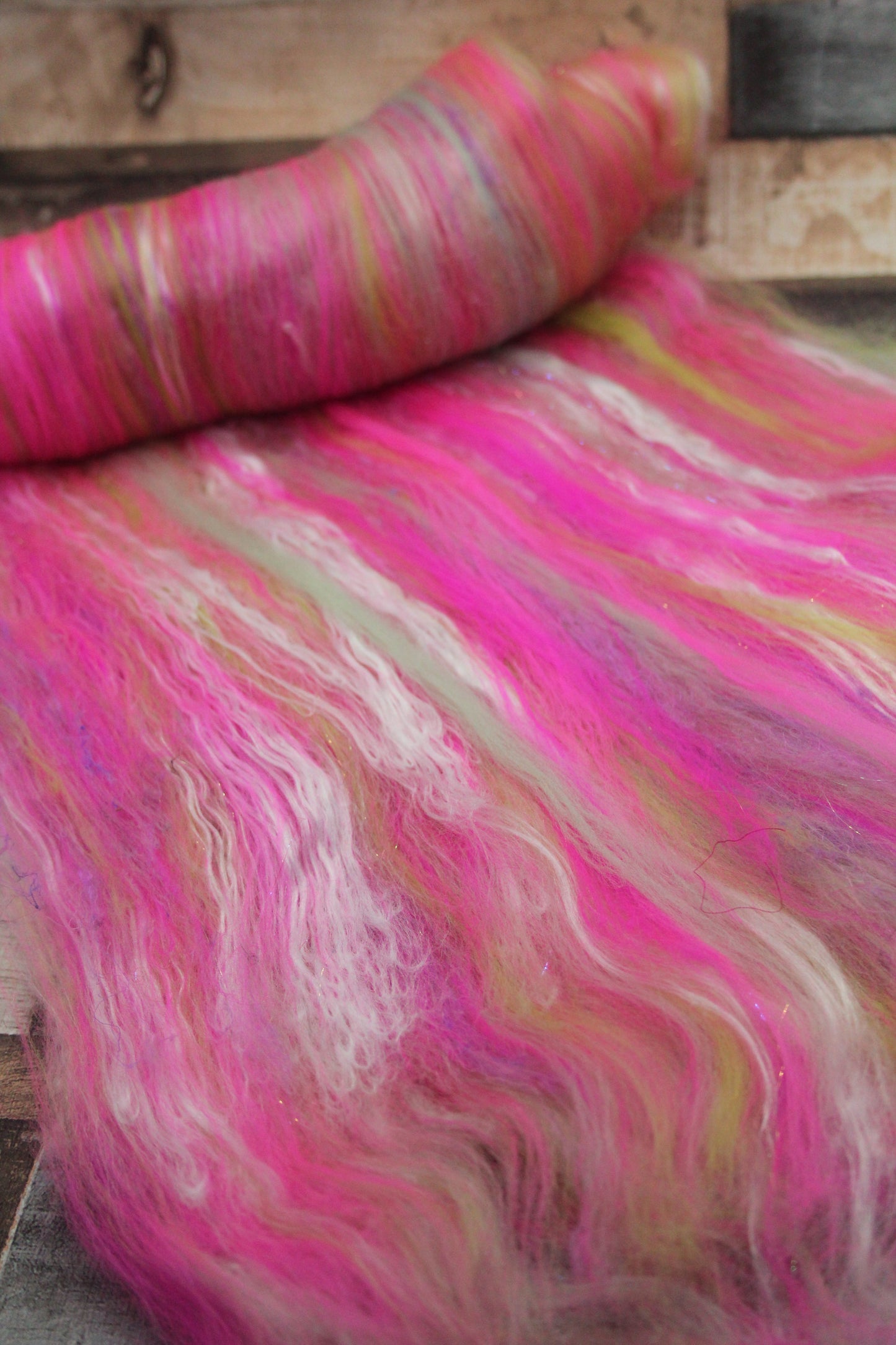 Merino Art Batt - Pink Green - 68 grams 2.3 oz - Wool for felting, spinning and weaving