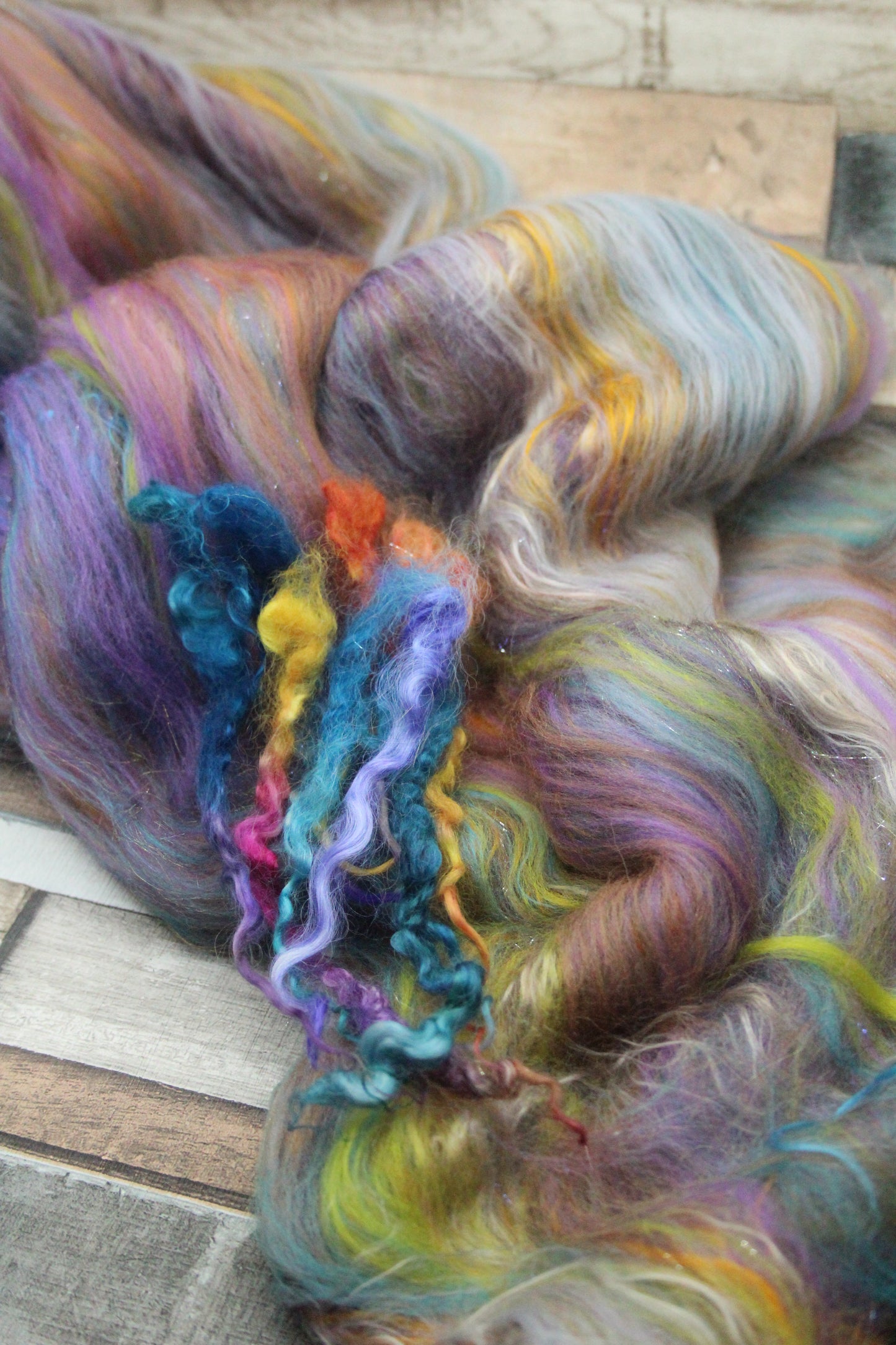 Merino Art Batt  - Green Purple Brown  -  56 grams 1.9 oz - 3 grams of locks - Wool for felting, spinning and weaving