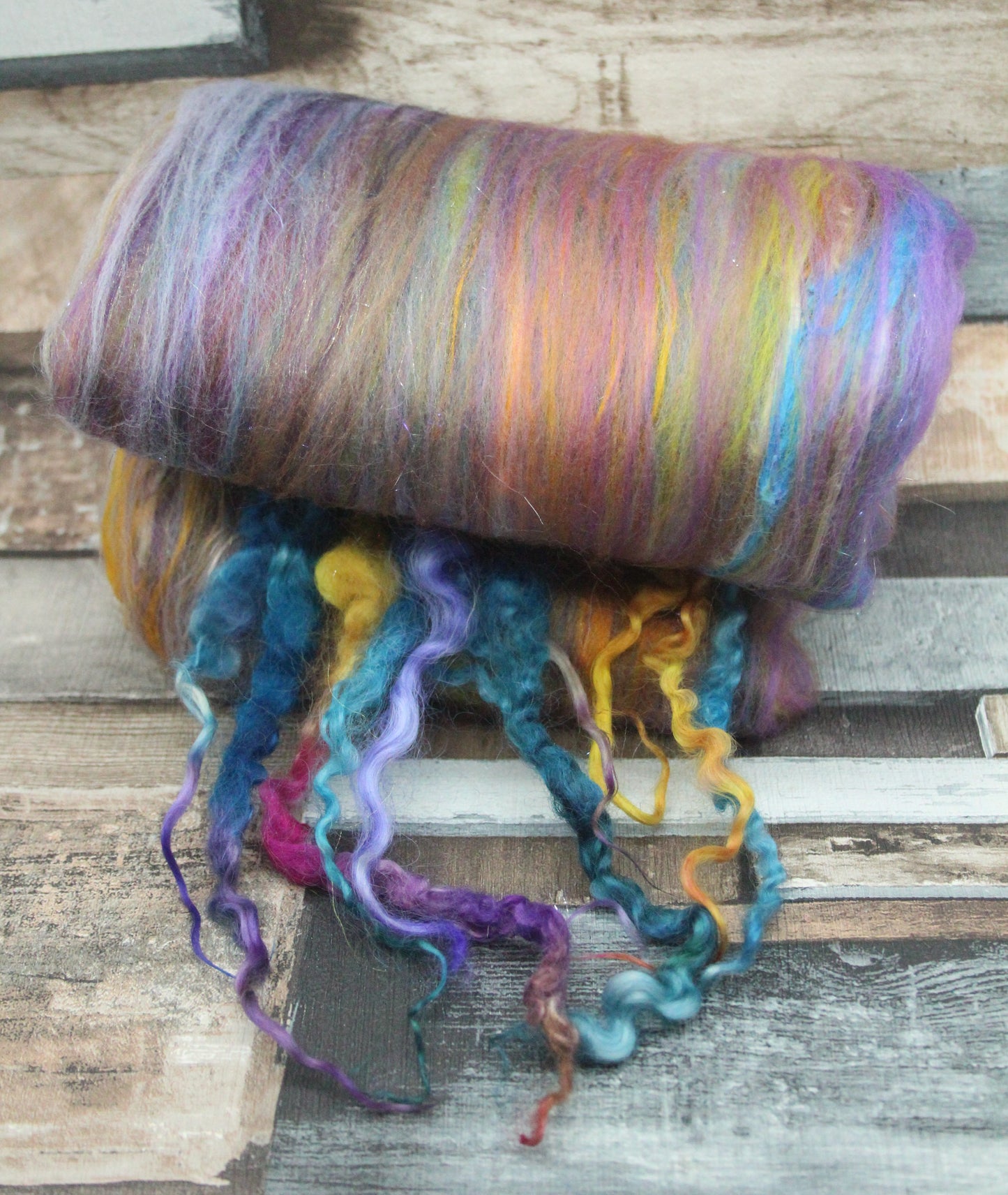 Merino Art Batt  - Green Purple Brown  -  56 grams 1.9 oz - 3 grams of locks - Wool for felting, spinning and weaving
