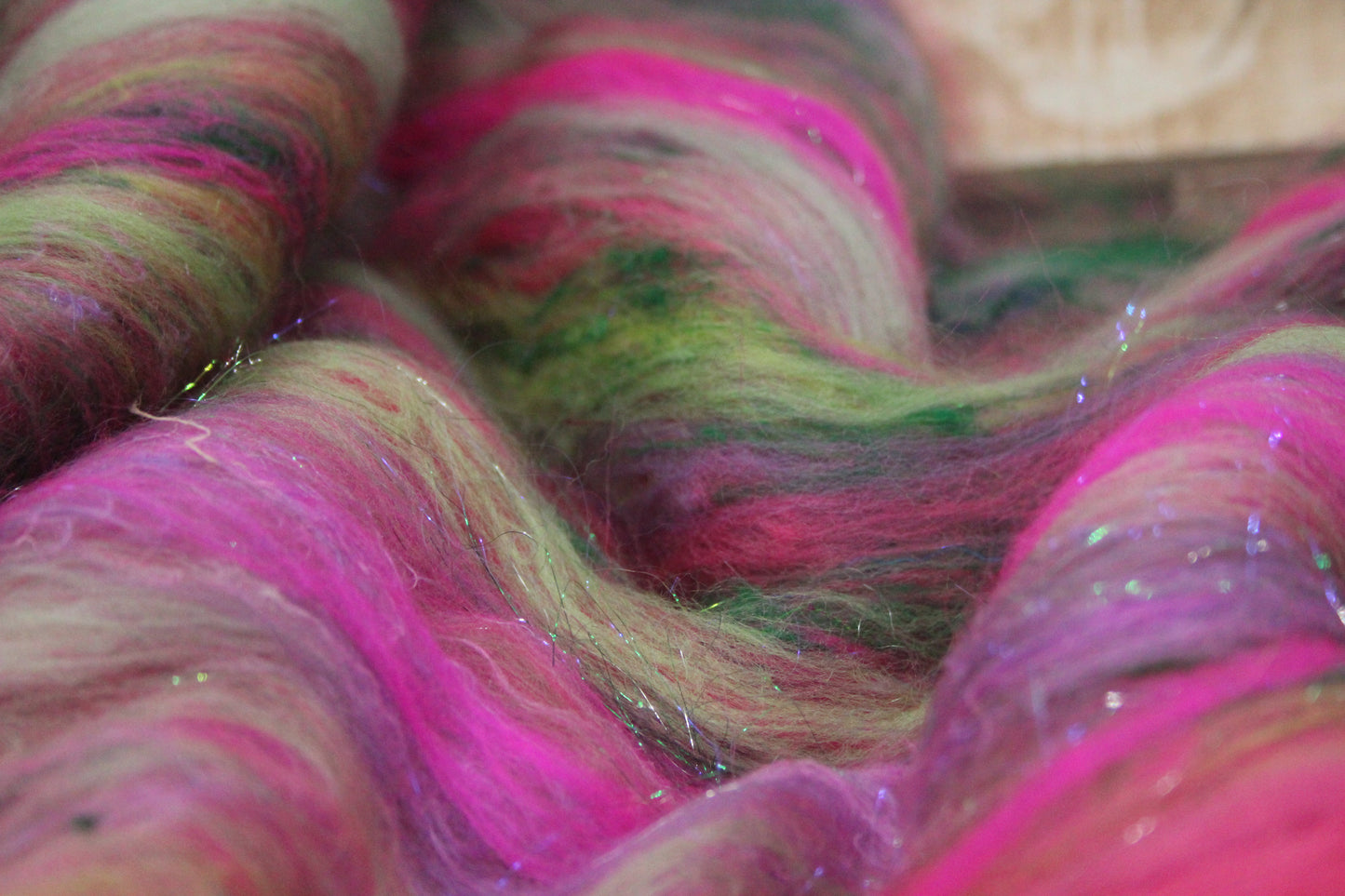 Merino Art Batt  - Green Pink  -  70 grams 2.4 oz - 3 grams of locks - Wool for felting, spinning and weaving