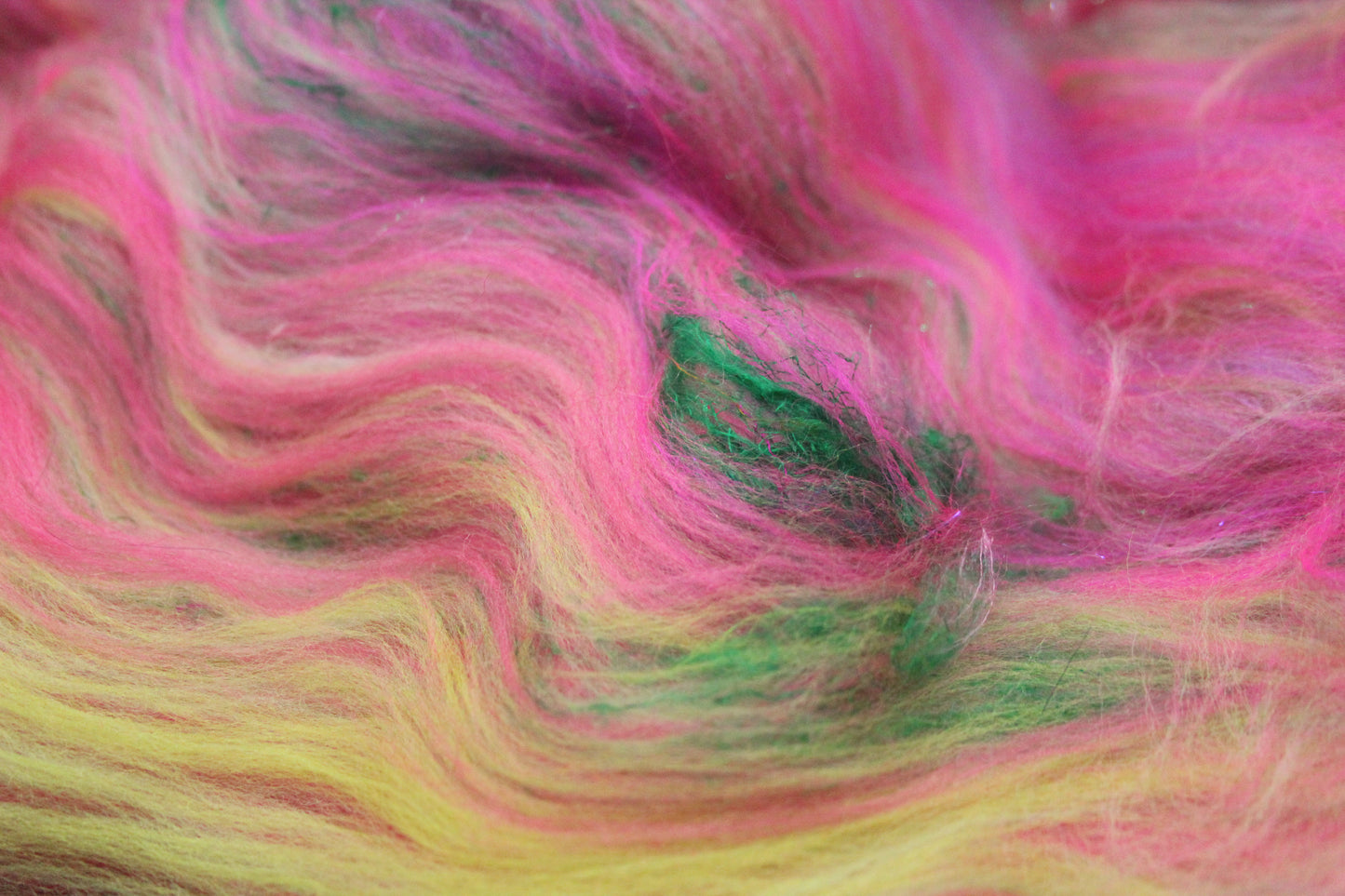 Merino Art Batt  - Green Pink  -  70 grams 2.4 oz - 3 grams of locks - Wool for felting, spinning and weaving