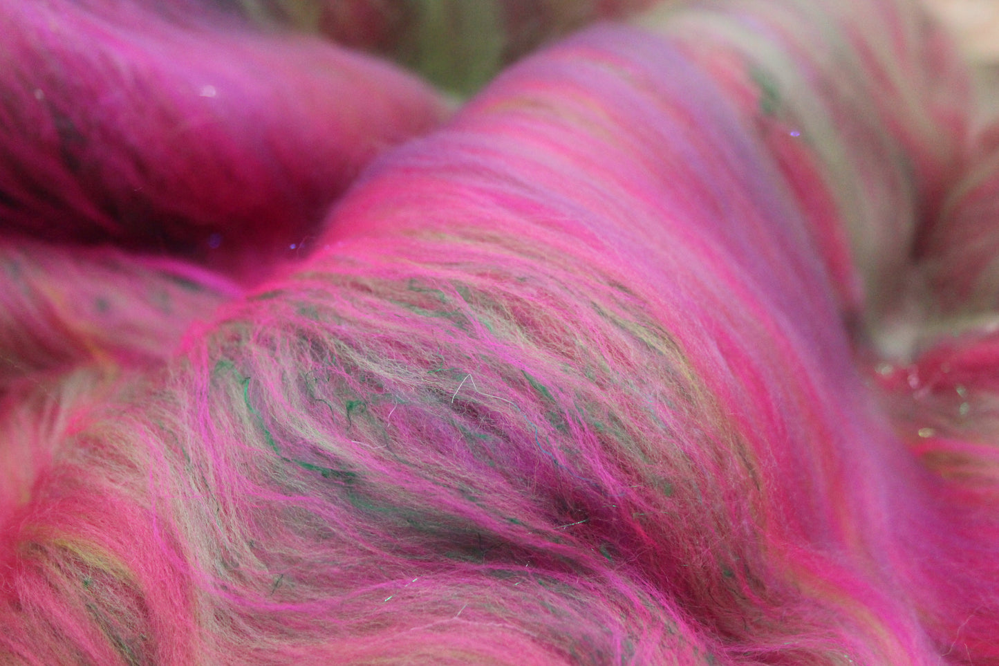 Merino Art Batt  - Green Pink  -  70 grams 2.4 oz - 3 grams of locks - Wool for felting, spinning and weaving