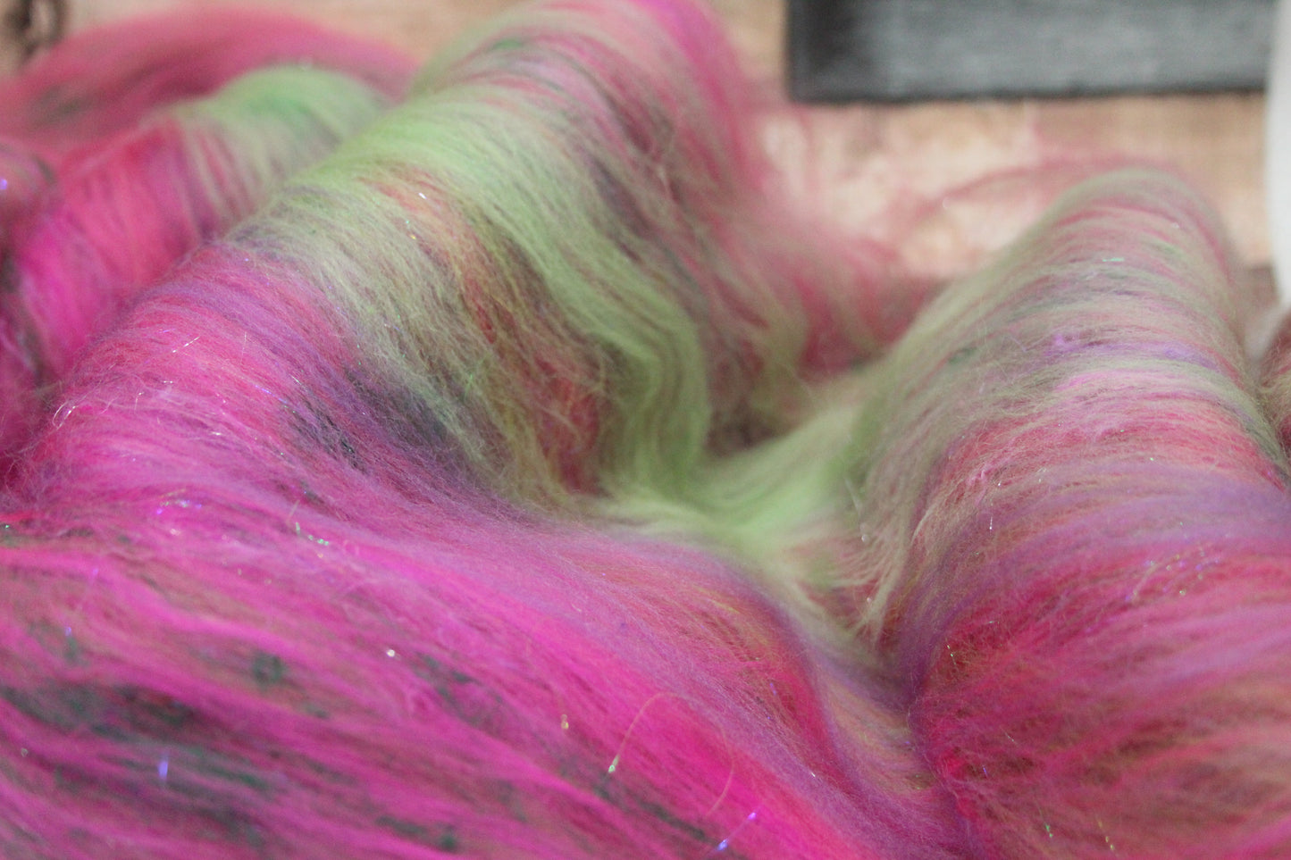 Merino Art Batt  - Green Pink  -  70 grams 2.4 oz - 3 grams of locks - Wool for felting, spinning and weaving