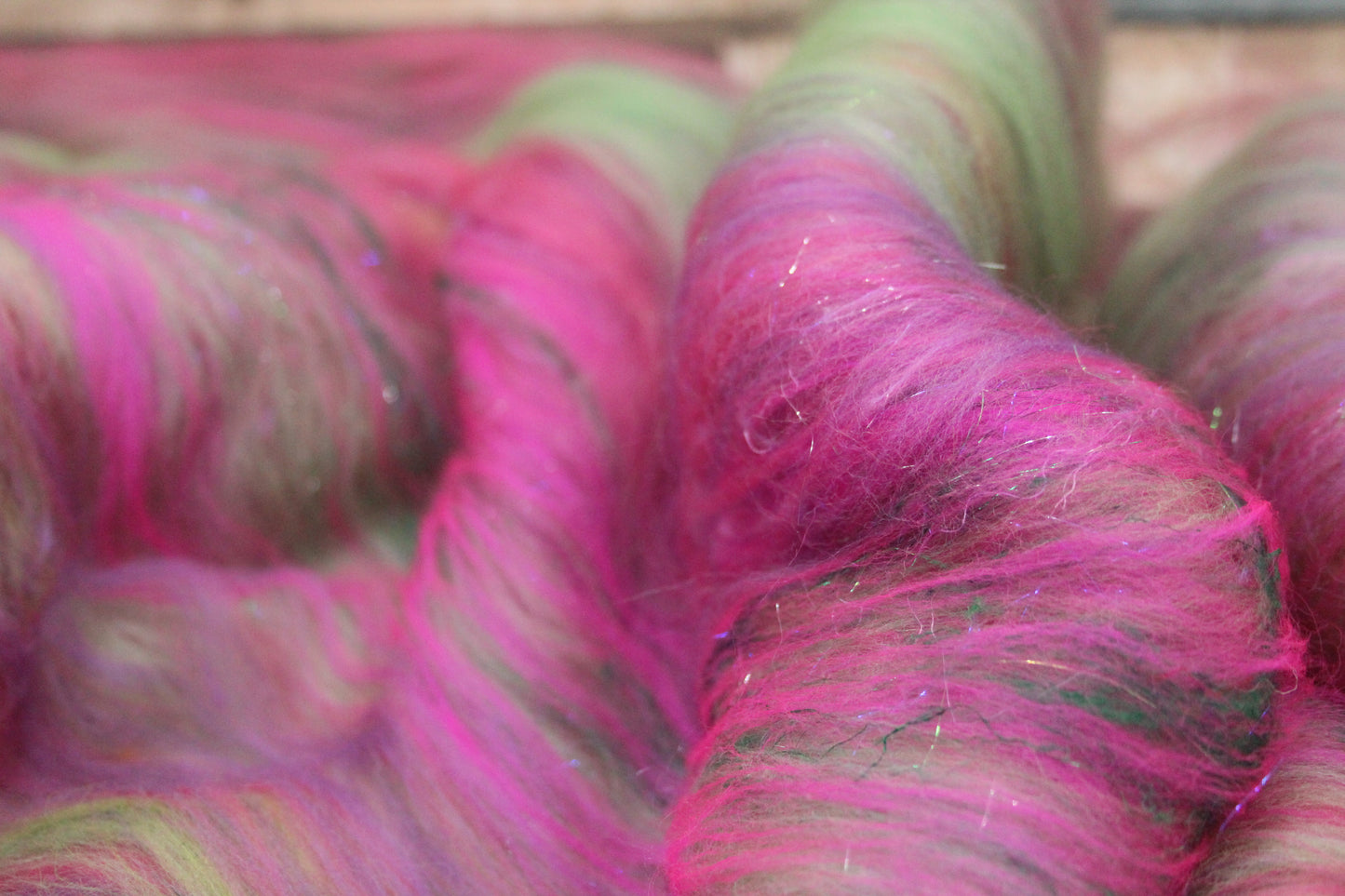 Merino Art Batt  - Green Pink  -  70 grams 2.4 oz - 3 grams of locks - Wool for felting, spinning and weaving