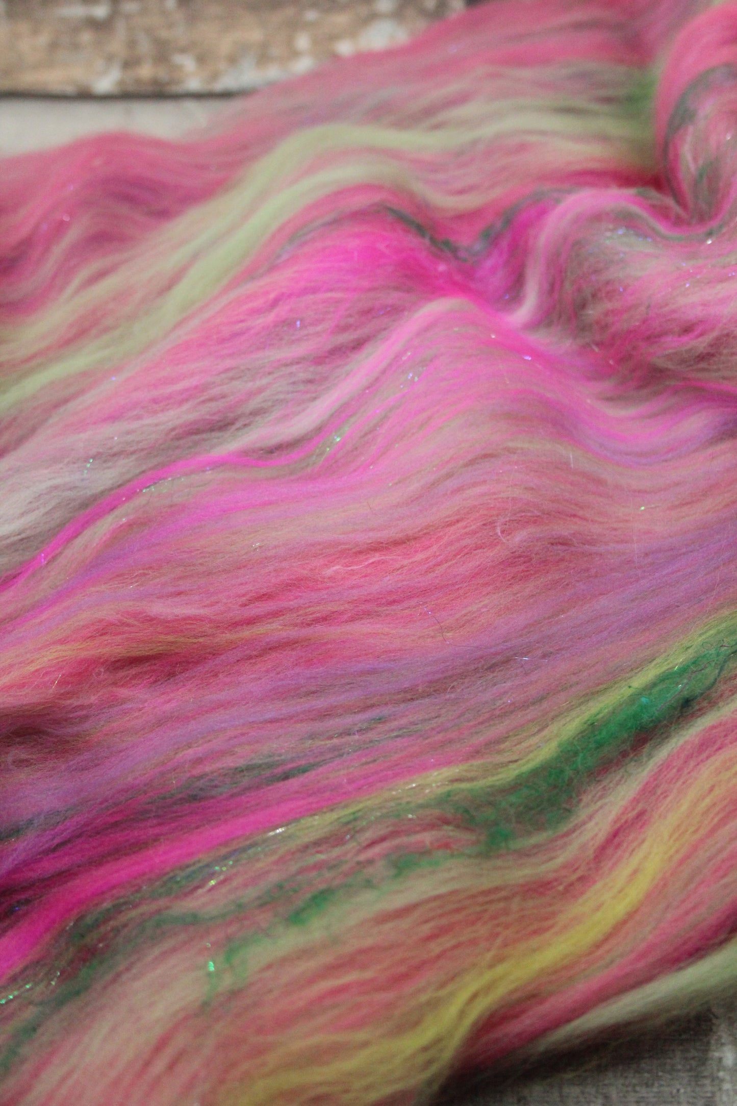 Merino Art Batt  - Green Pink  -  70 grams 2.4 oz - 3 grams of locks - Wool for felting, spinning and weaving