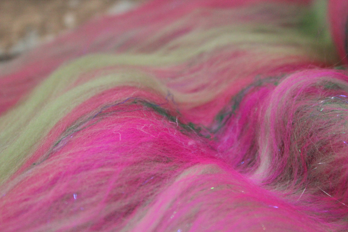 Merino Art Batt  - Green Pink  -  70 grams 2.4 oz - 3 grams of locks - Wool for felting, spinning and weaving