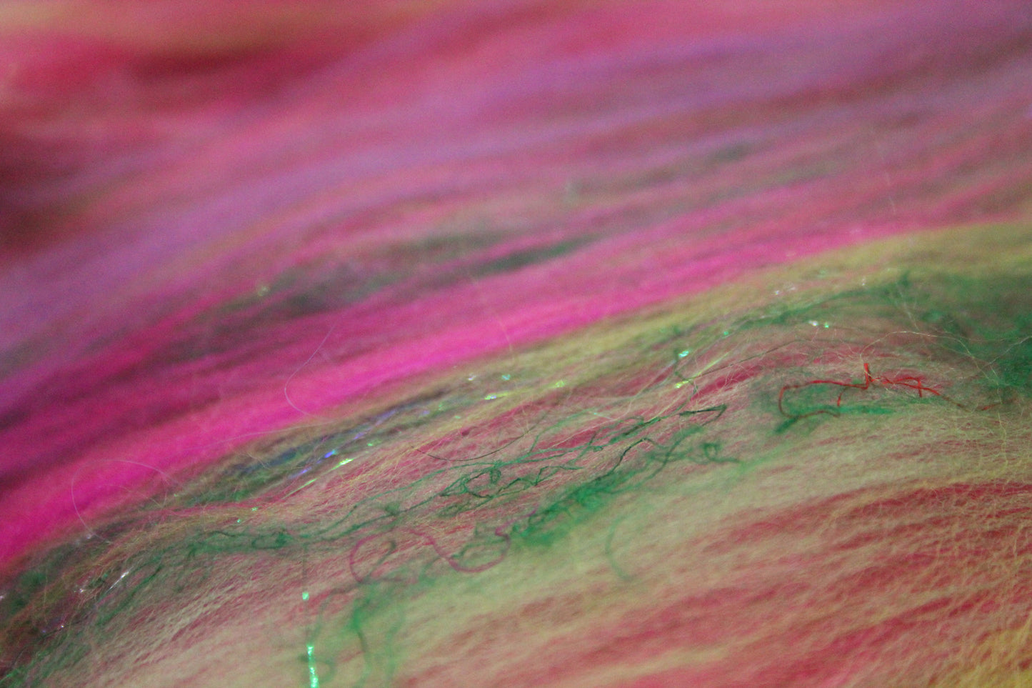 Merino Art Batt  - Green Pink  -  70 grams 2.4 oz - 3 grams of locks - Wool for felting, spinning and weaving