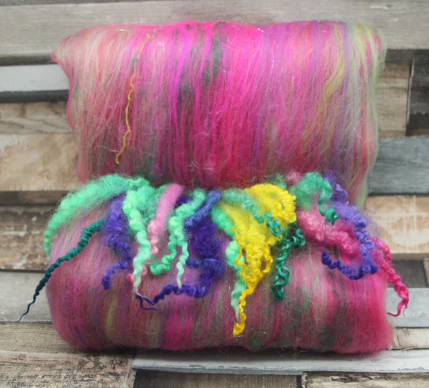 Merino Art Batt  - Green Pink  -  70 grams 2.4 oz - 3 grams of locks - Wool for felting, spinning and weaving