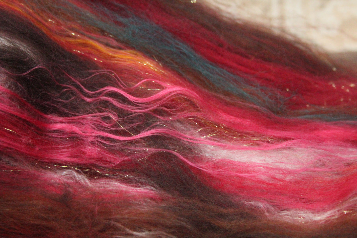 Merino Art Batt  - Green Red  -  70 grams 2.4 oz - 3 grams of locks - Wool for felting, spinning and weaving