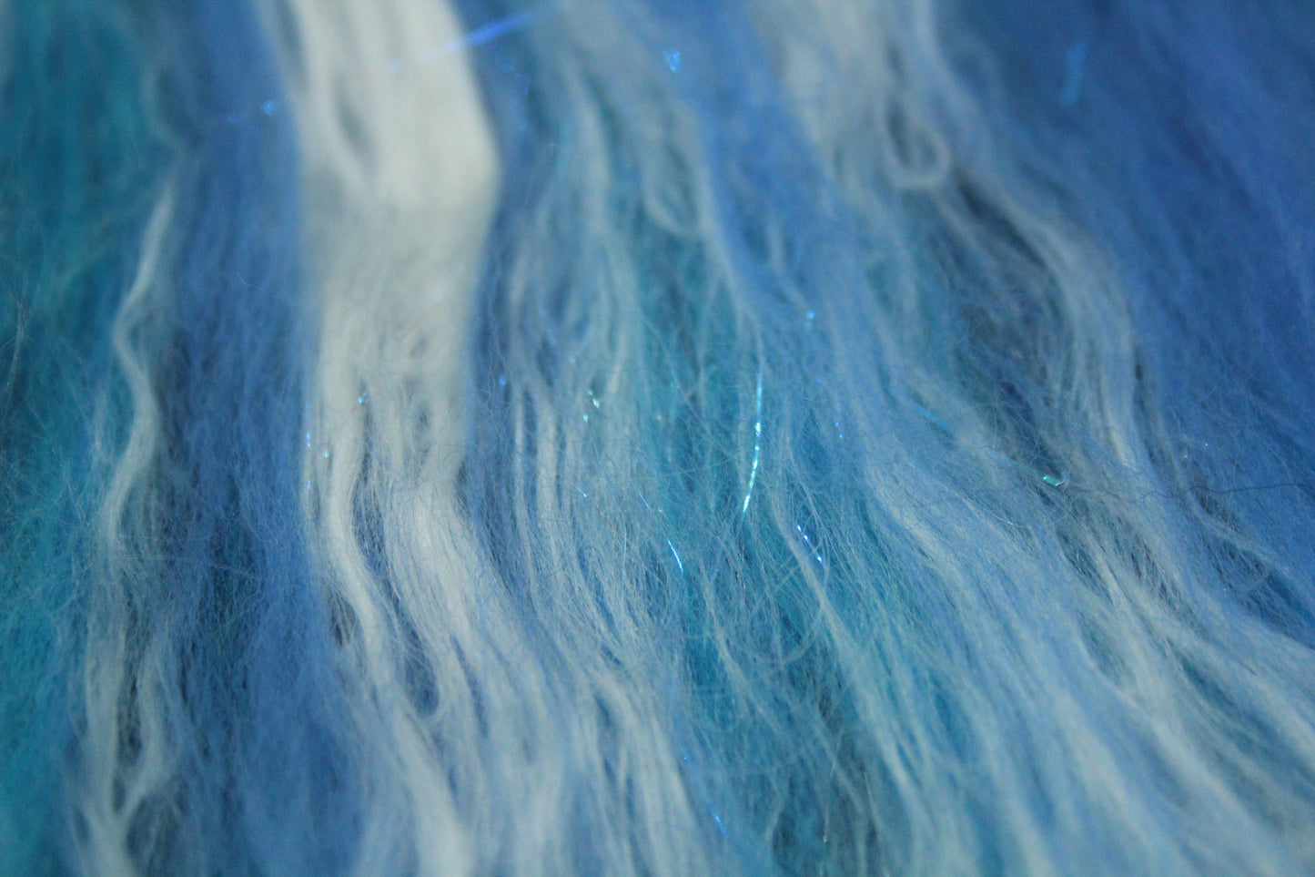 Merino Art Batt  - Black Blue  -  50 grams 1.7 oz - 5 grams of locks - Wool for felting, spinning and weaving