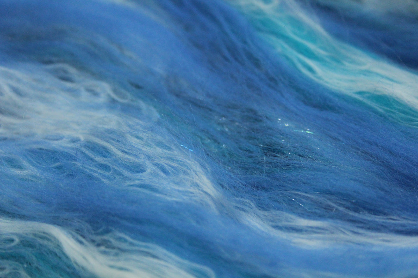 Merino Art Batt  - Black Blue  -  50 grams 1.7 oz - 5 grams of locks - Wool for felting, spinning and weaving