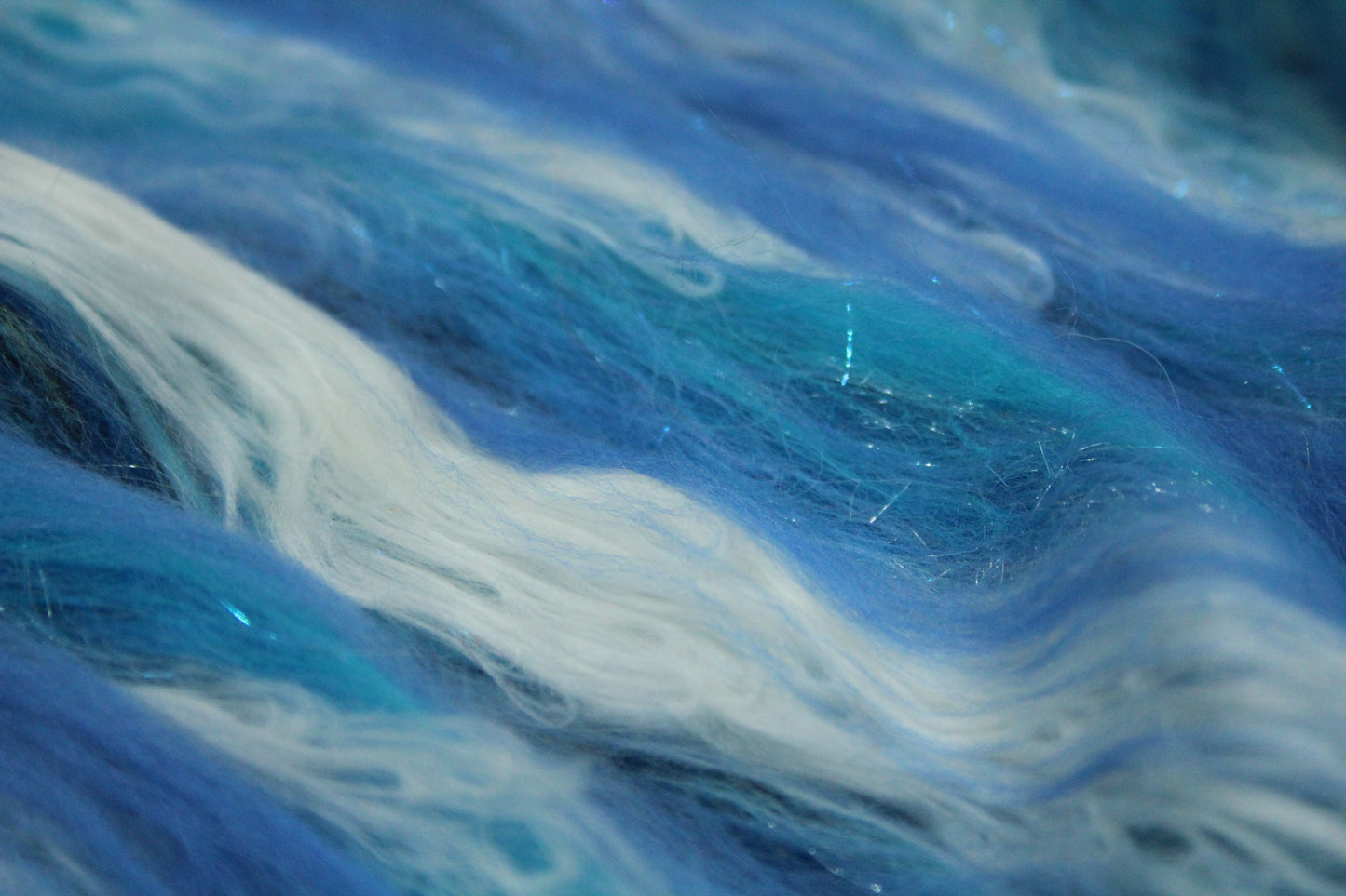 Merino Art Batt  - Black Blue  -  50 grams 1.7 oz - 5 grams of locks - Wool for felting, spinning and weaving