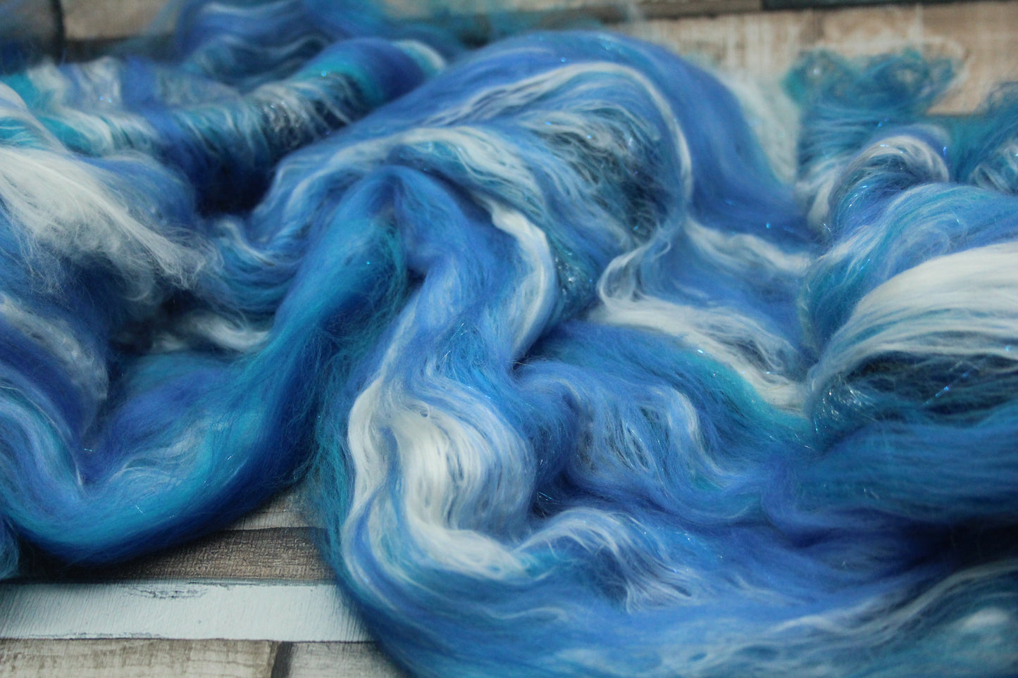 Merino Art Batt  - Black Blue  -  50 grams 1.7 oz - 5 grams of locks - Wool for felting, spinning and weaving