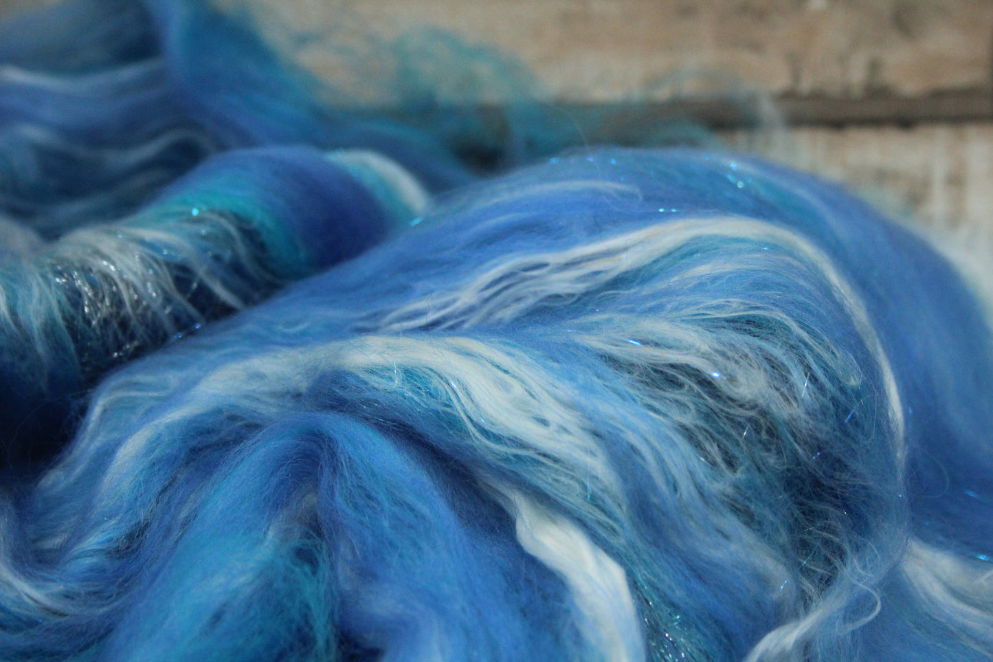 Merino Art Batt  - Black Blue  -  50 grams 1.7 oz - 5 grams of locks - Wool for felting, spinning and weaving