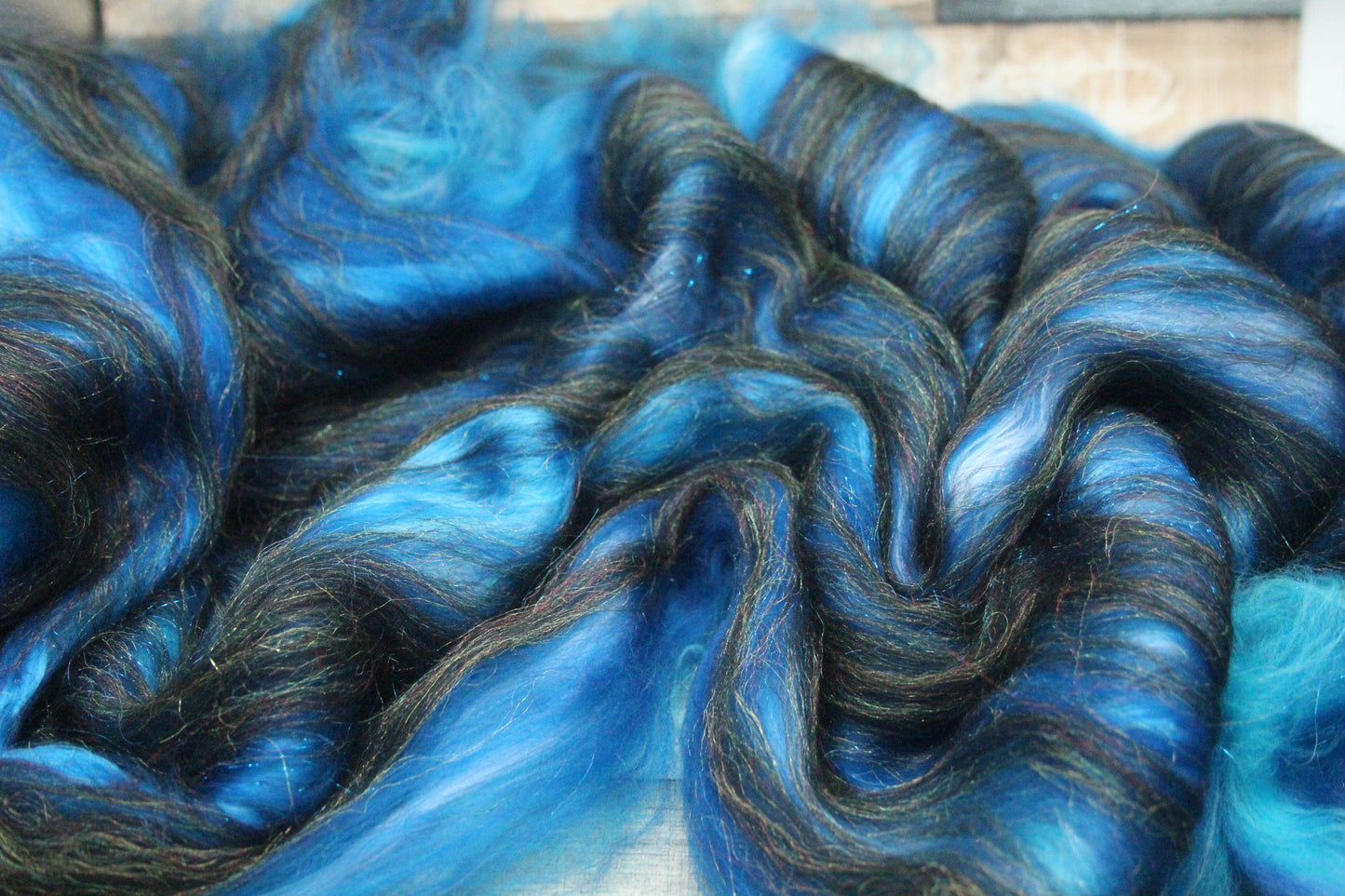Merino Art Batt  - Black Blue  -  50 grams 1.7 oz - 5 grams of locks - Wool for felting, spinning and weaving