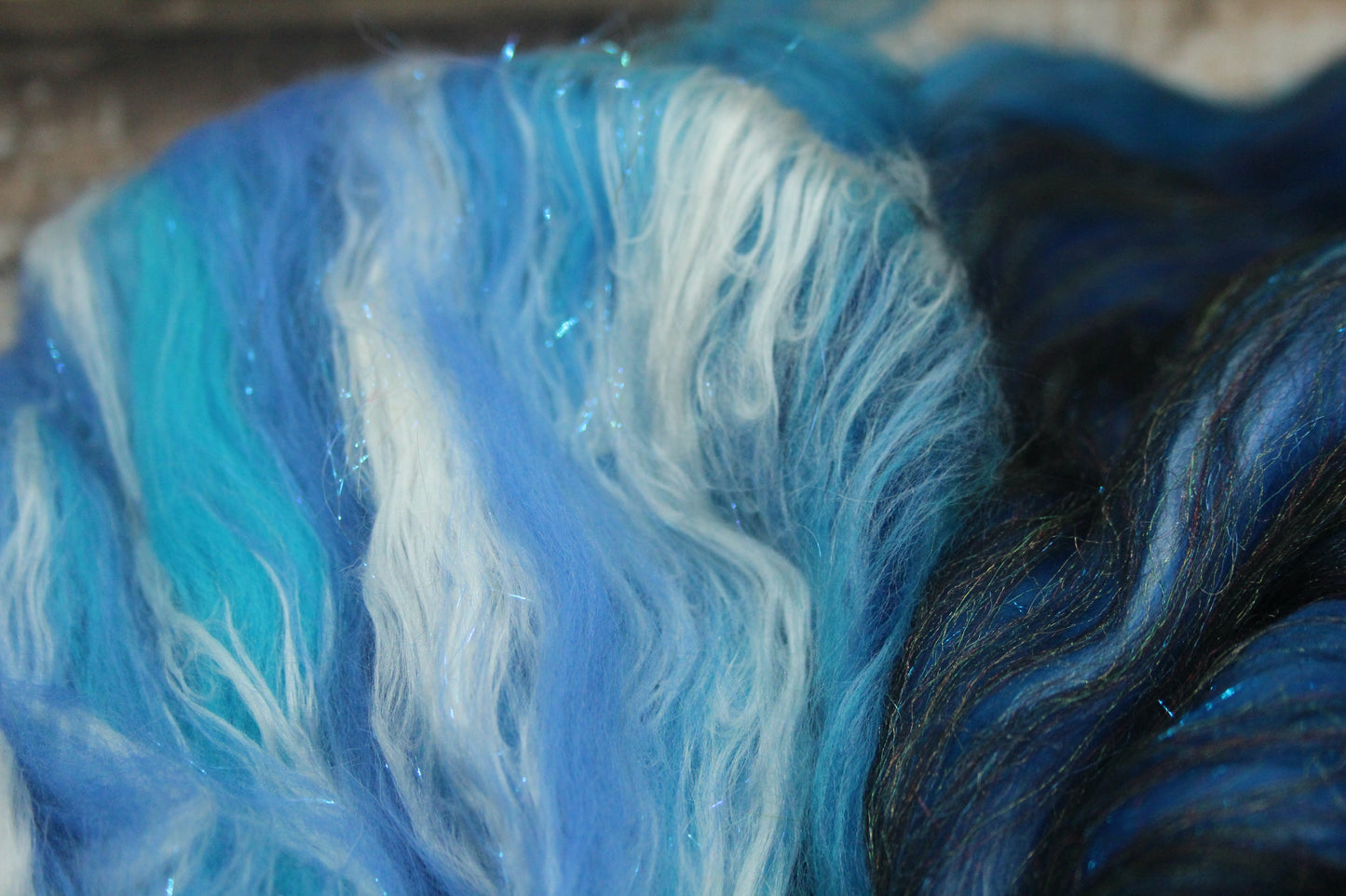 Merino Art Batt  - Black Blue  -  50 grams 1.7 oz - 5 grams of locks - Wool for felting, spinning and weaving