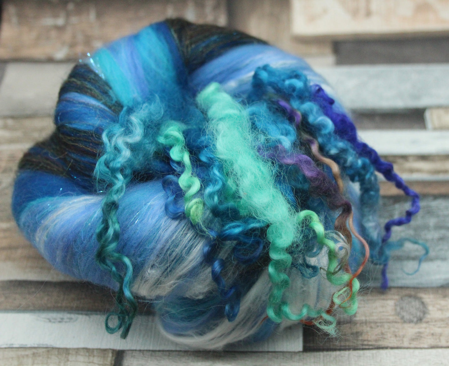 Merino Art Batt  - Black Blue  -  50 grams 1.7 oz - 5 grams of locks - Wool for felting, spinning and weaving