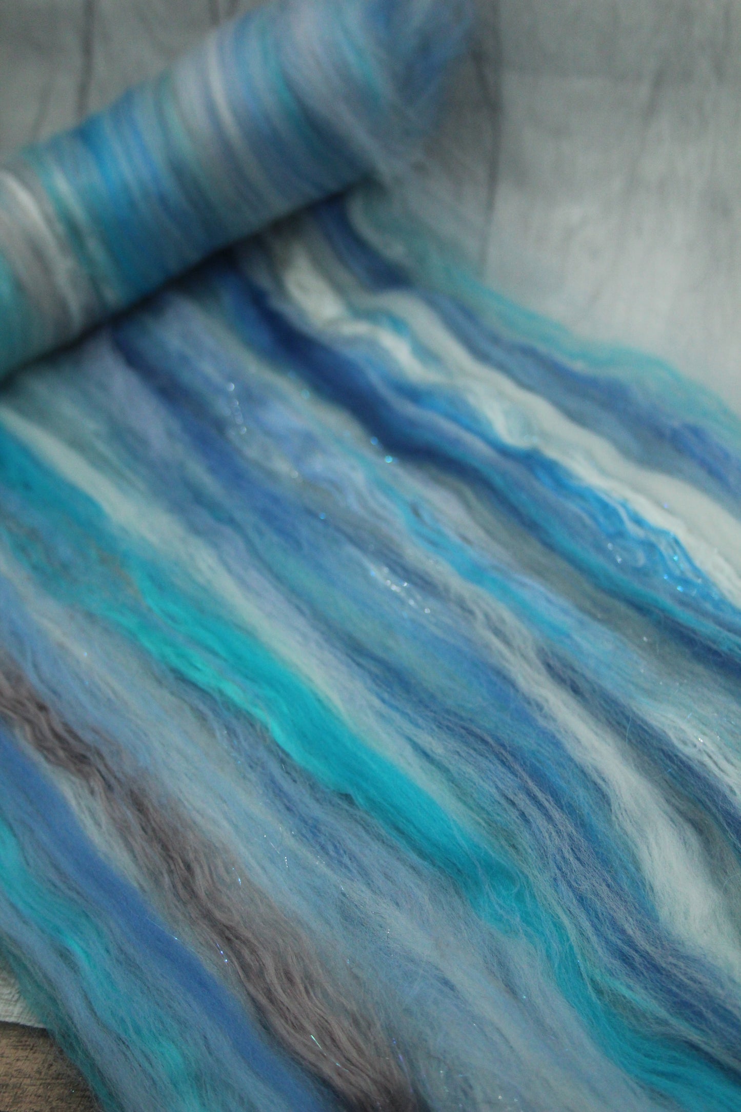 Merino Art Batt  - White Blue - 66 grams 2.3 oz - Wool for felting, spinning and weaving