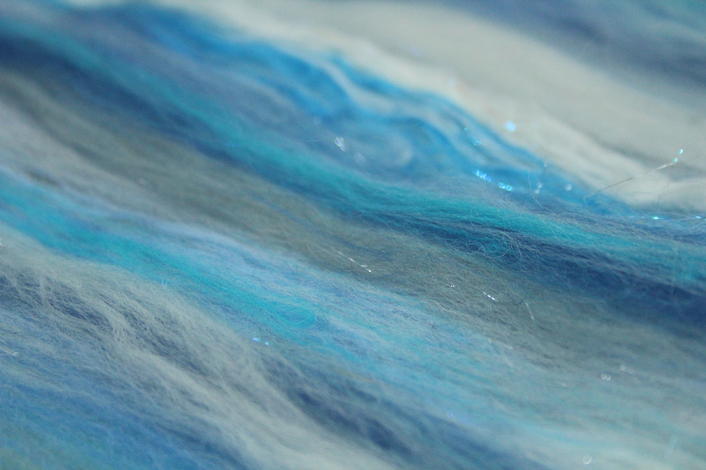 Merino Art Batt  - White Blue - 66 grams 2.3 oz - Wool for felting, spinning and weaving