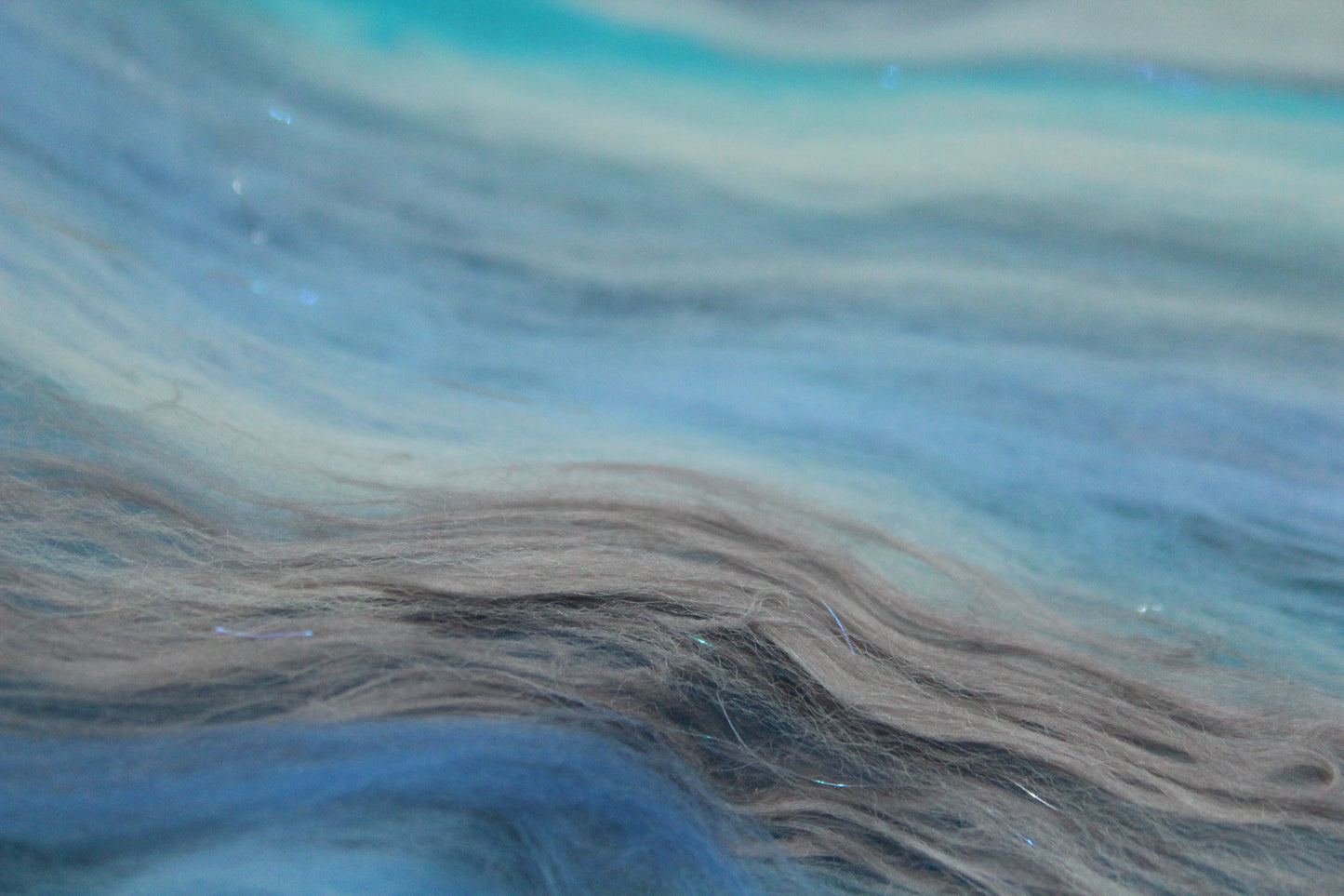 Merino Art Batt  - White Blue - 66 grams 2.3 oz - Wool for felting, spinning and weaving