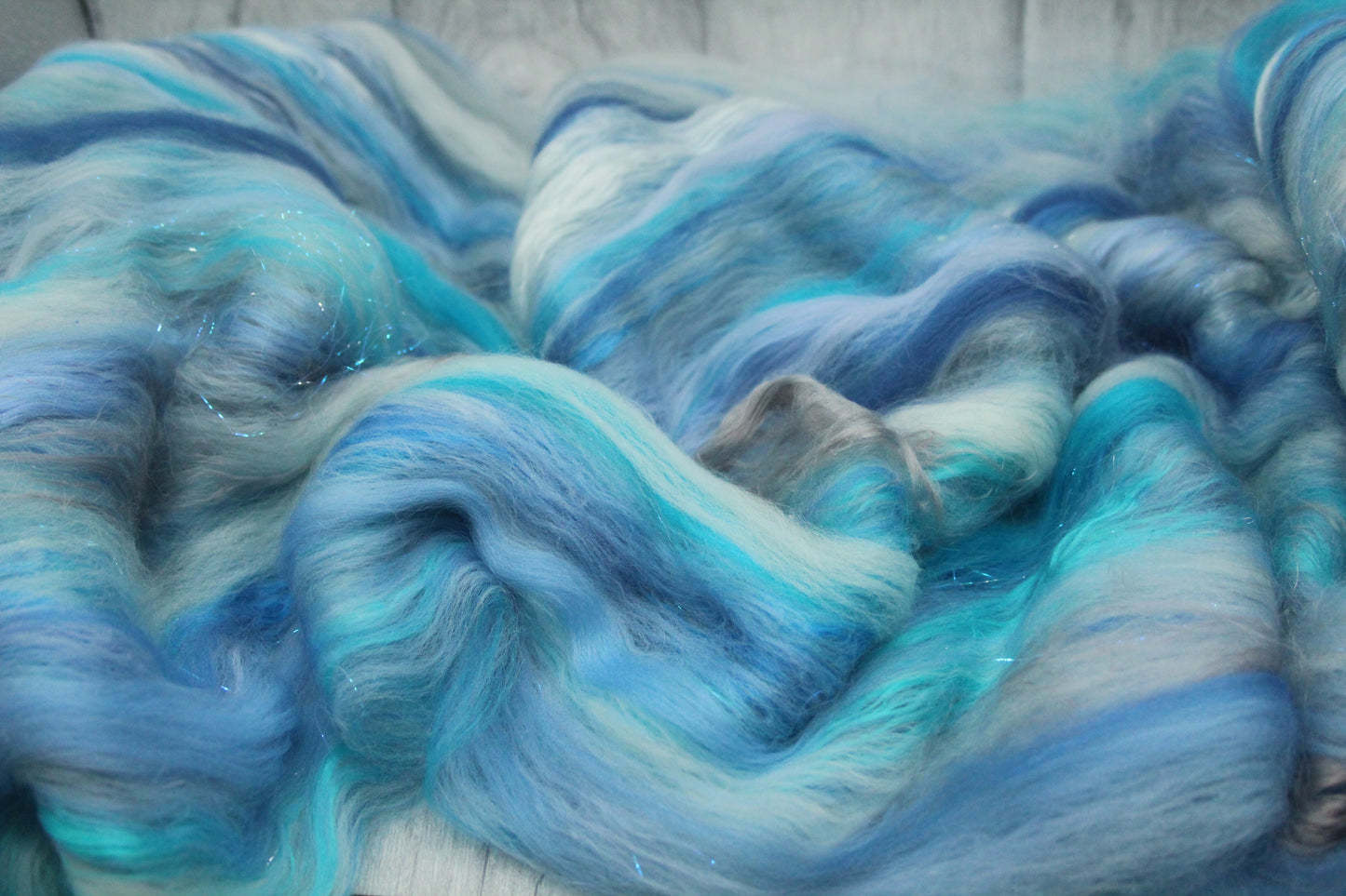 Merino Art Batt  - White Blue - 66 grams 2.3 oz - Wool for felting, spinning and weaving