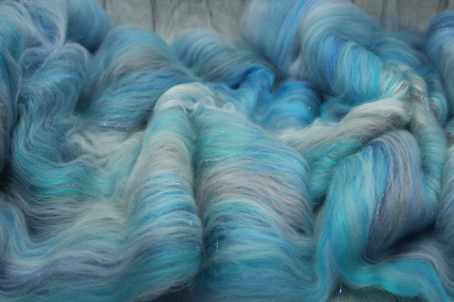 Merino Art Batt  - White Blue - 66 grams 2.3 oz - Wool for felting, spinning and weaving