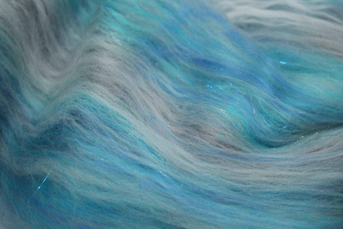 Merino Art Batt  - White Blue - 66 grams 2.3 oz - Wool for felting, spinning and weaving