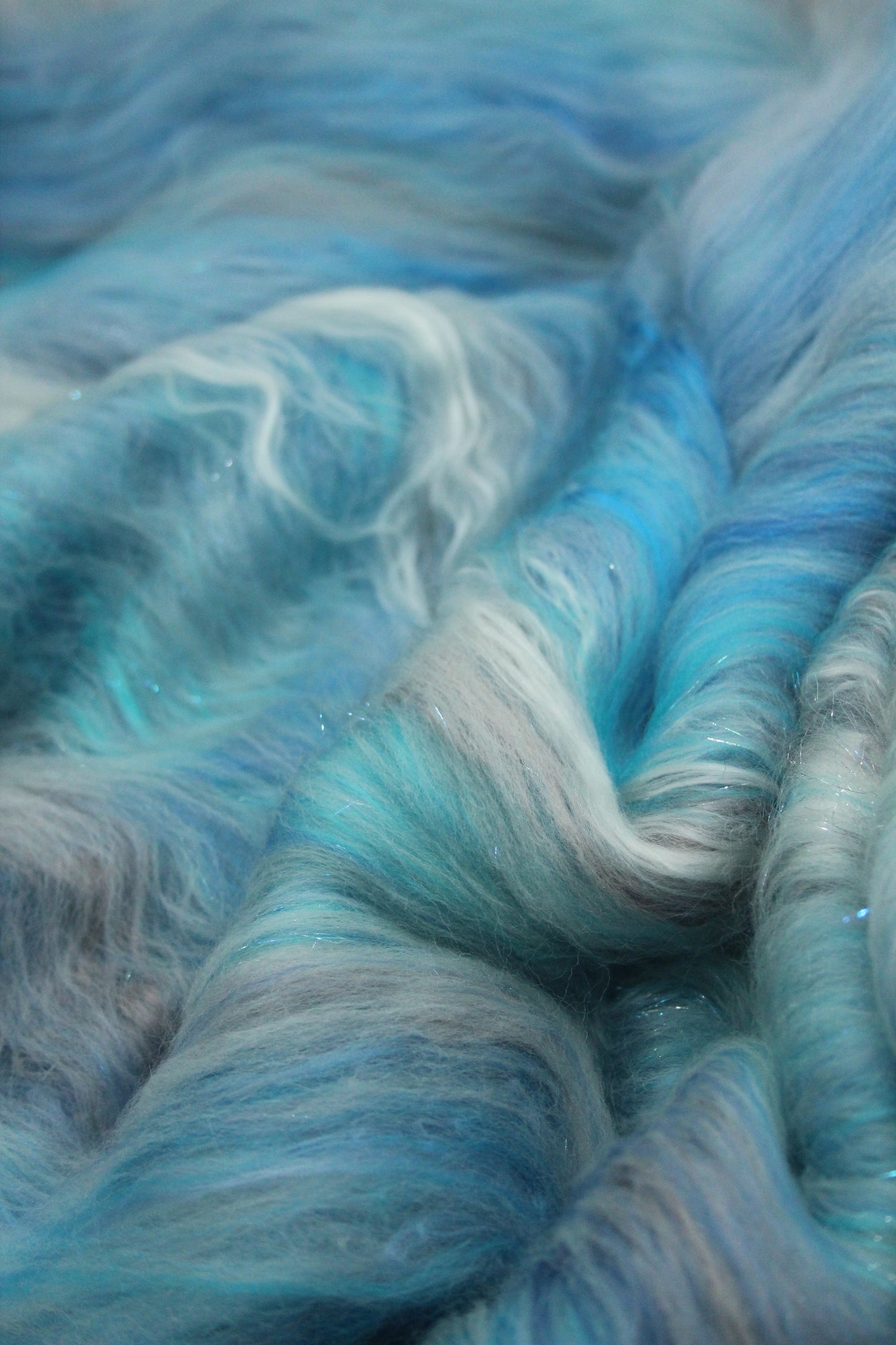 Merino Art Batt  - White Blue - 66 grams 2.3 oz - Wool for felting, spinning and weaving