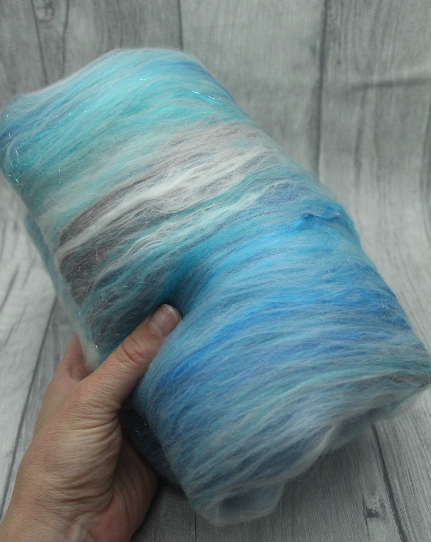 Merino Art Batt  - White Blue - 66 grams 2.3 oz - Wool for felting, spinning and weaving