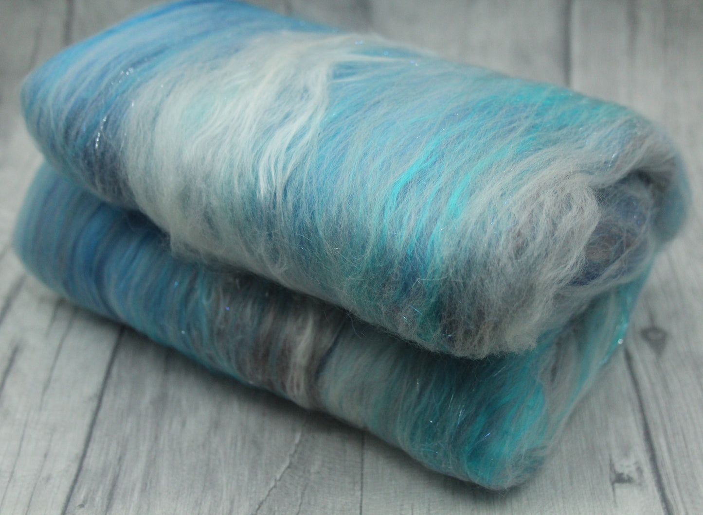 Merino Art Batt  - White Blue - 66 grams 2.3 oz - Wool for felting, spinning and weaving