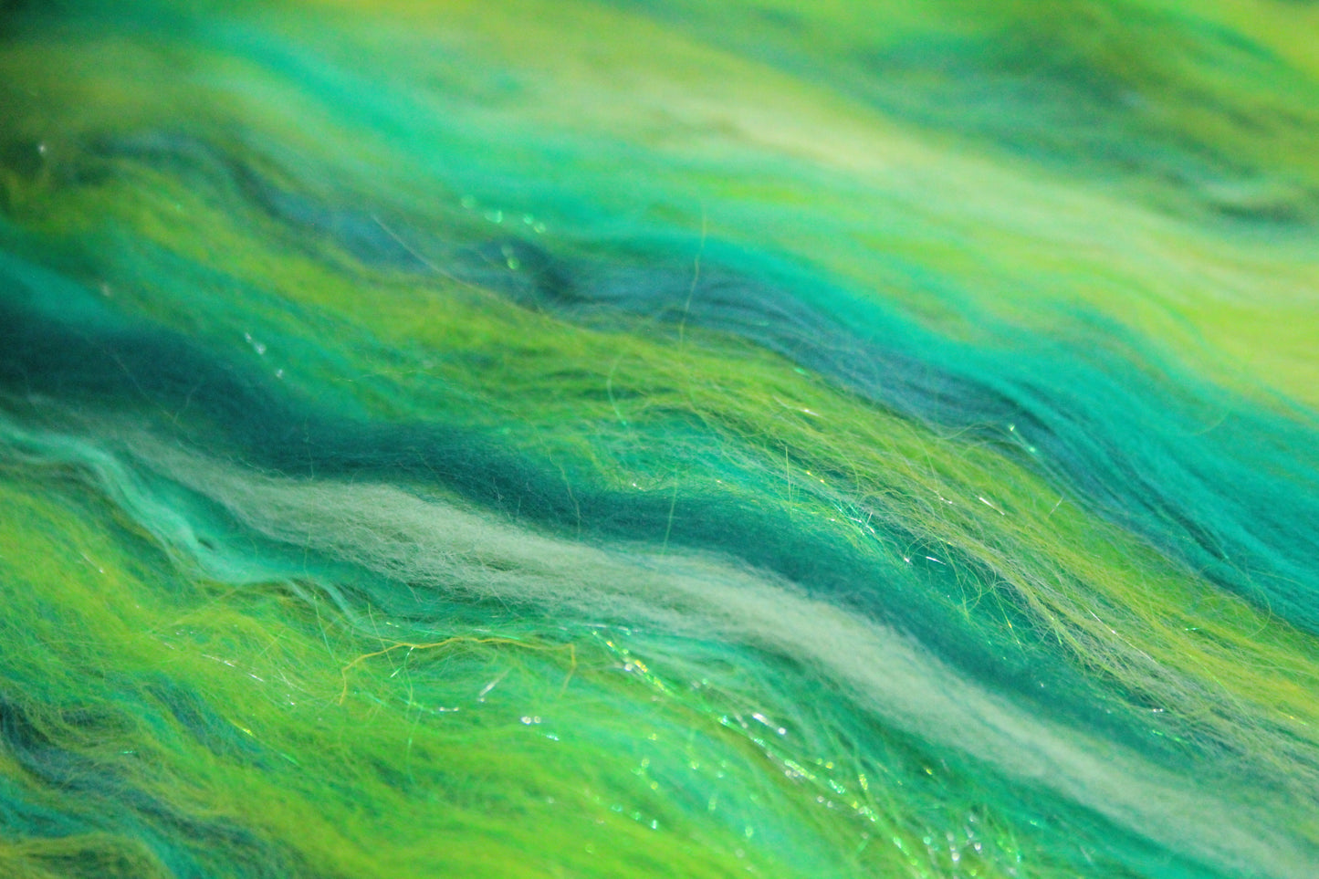 Merino Art Batt  - Green - 42 grams 1.4 oz - Wool for felting, spinning and weaving