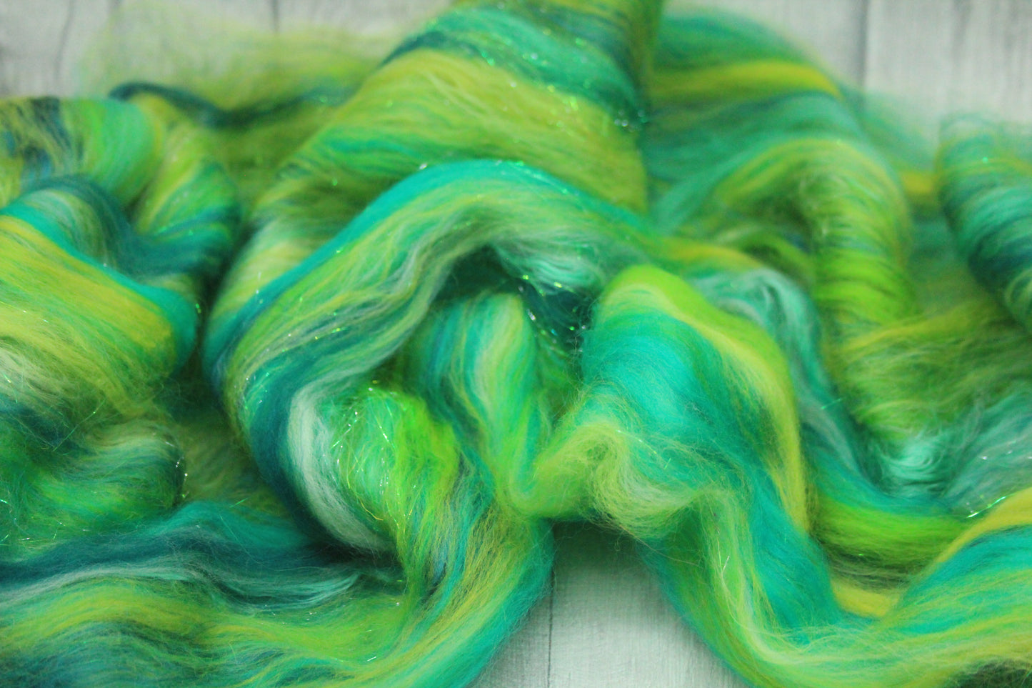 Merino Art Batt  - Green - 42 grams 1.4 oz - Wool for felting, spinning and weaving