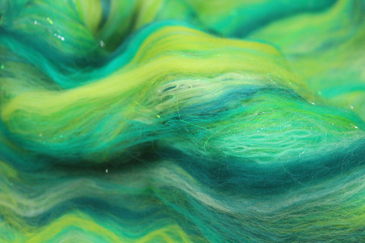 Merino Art Batt  - Green - 42 grams 1.4 oz - Wool for felting, spinning and weaving