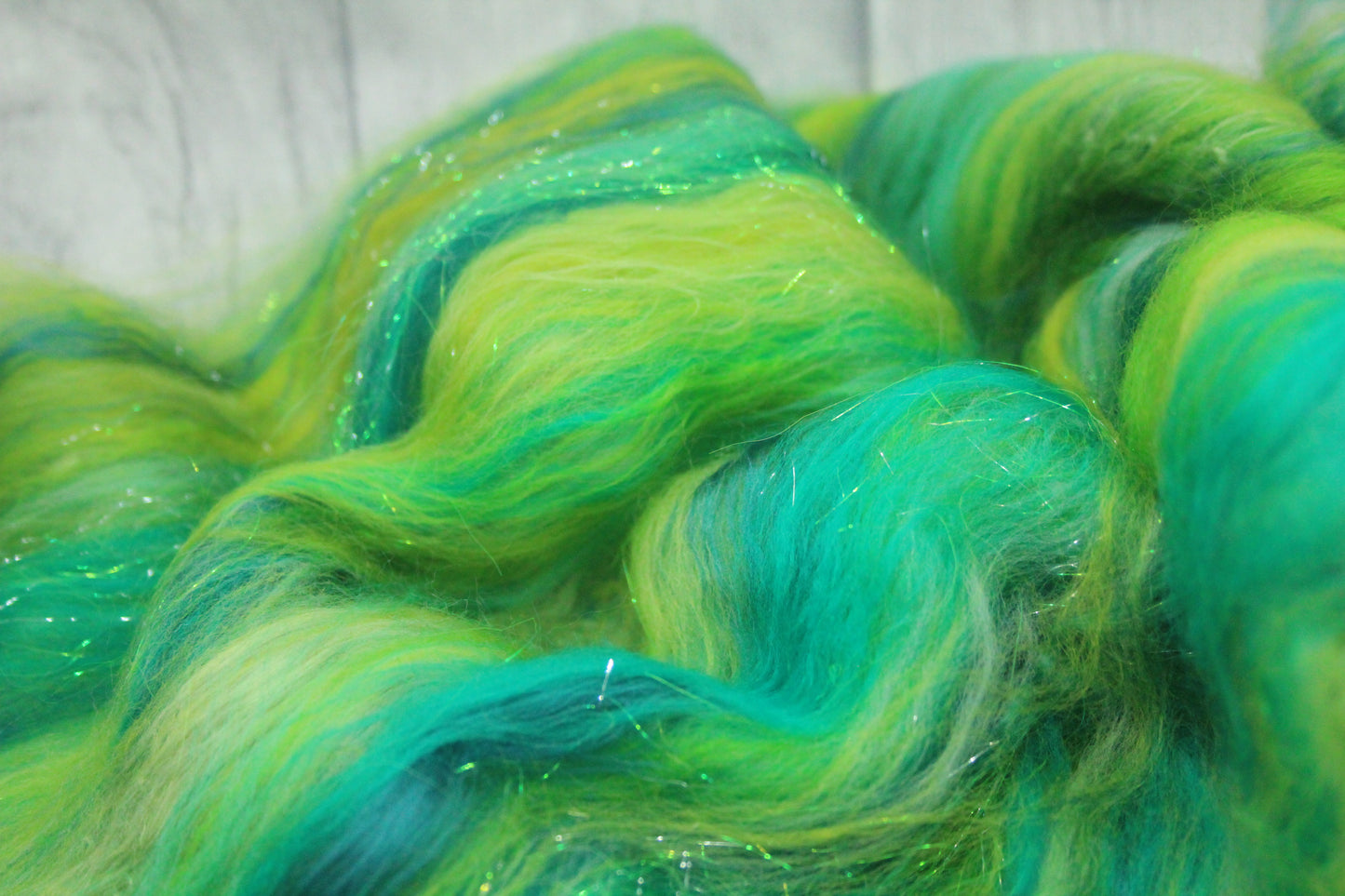 Merino Art Batt  - Green - 42 grams 1.4 oz - Wool for felting, spinning and weaving