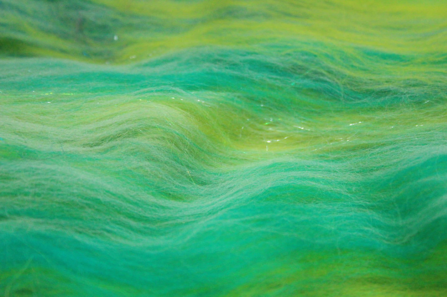Merino Art Batt  - Green - 42 grams 1.4 oz - Wool for felting, spinning and weaving