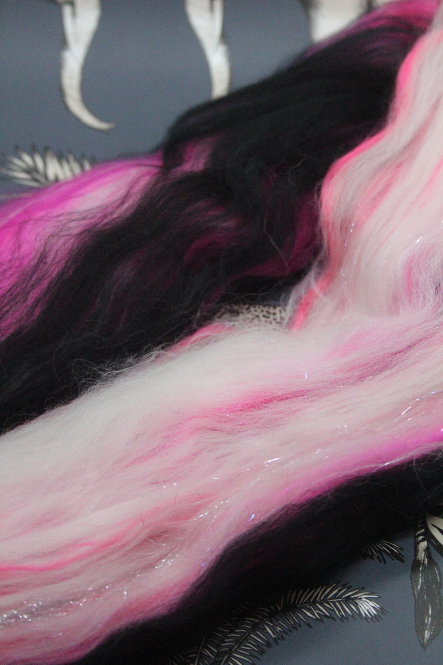 Merino Wool Blend - Black Pink White - 23 grams / 0.8 oz  - Fibre for felting, weaving or spinning