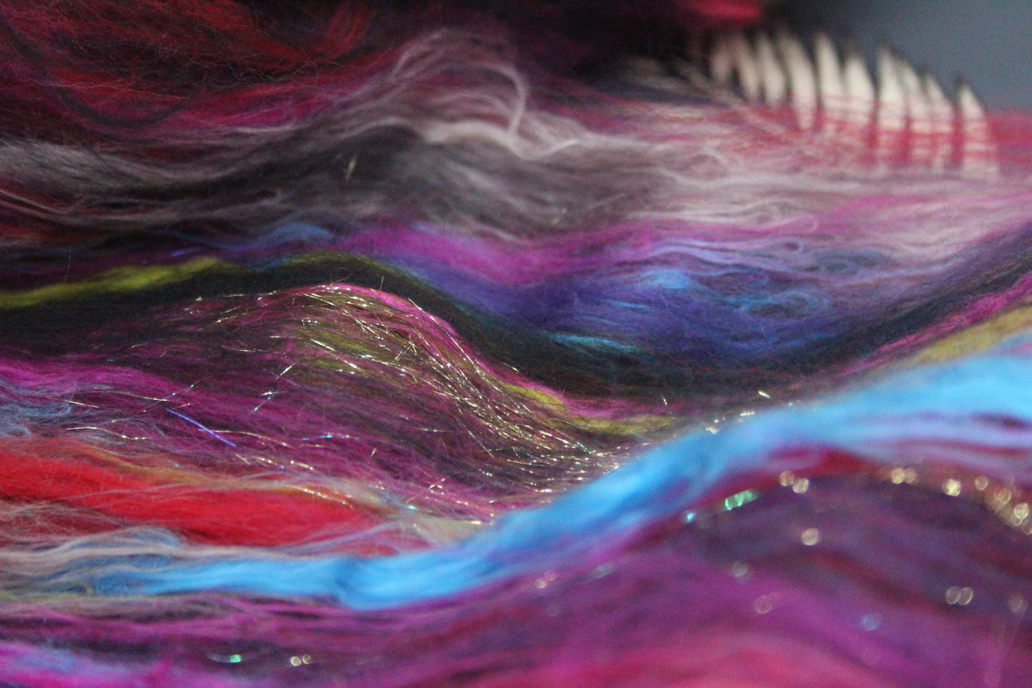 Supersoft Merino Art Batt  - Black Purple Red Pink - 40 grams 1.4 oz - Wool for felting, spinning and weaving
