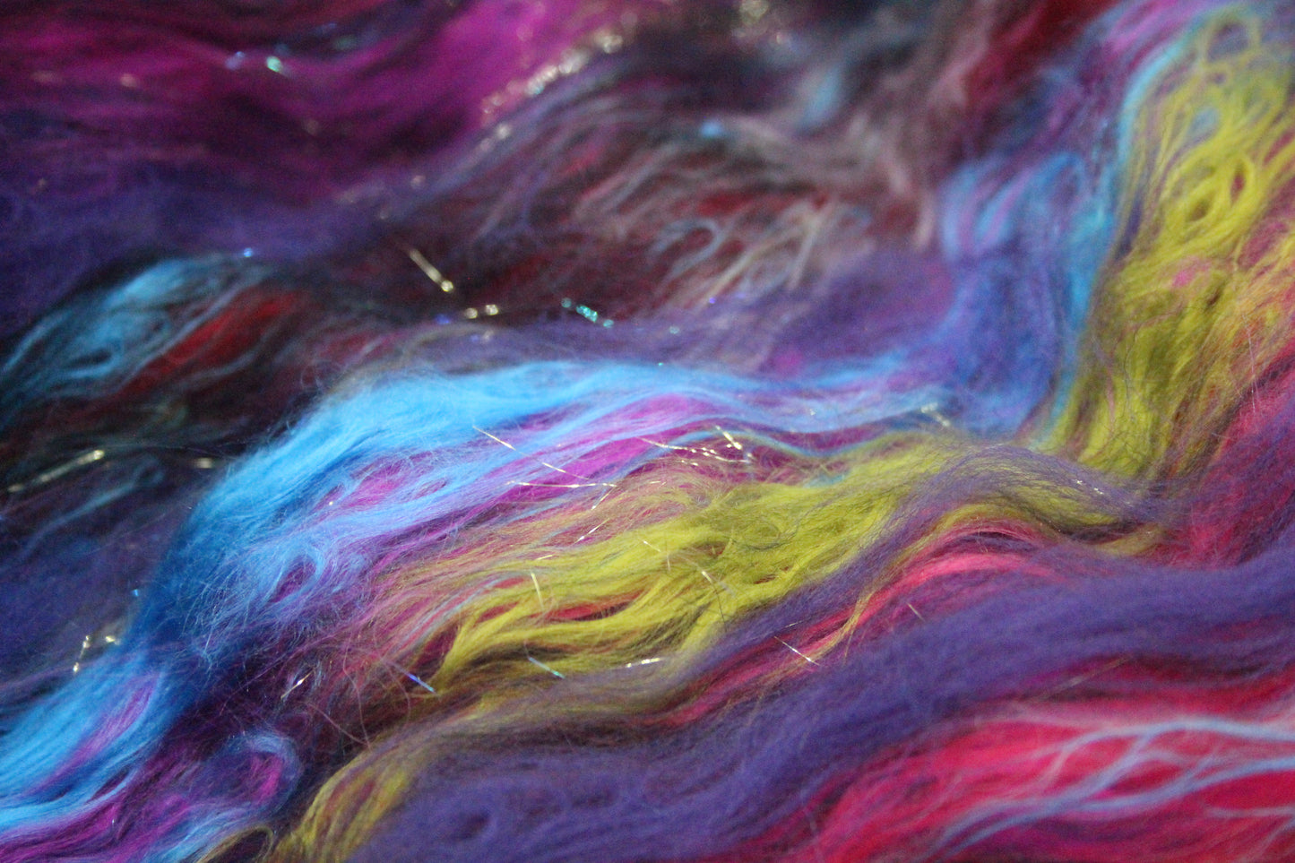 Supersoft Merino Art Batt  - Black Purple Red Pink - 40 grams 1.4 oz - Wool for felting, spinning and weaving