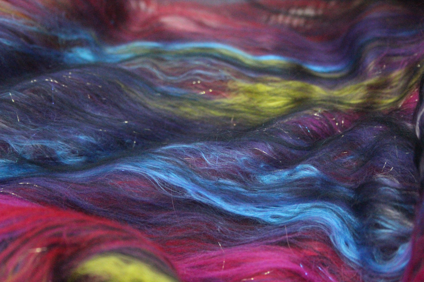 Supersoft Merino Art Batt  - Black Purple Red Pink - 40 grams 1.4 oz - Wool for felting, spinning and weaving