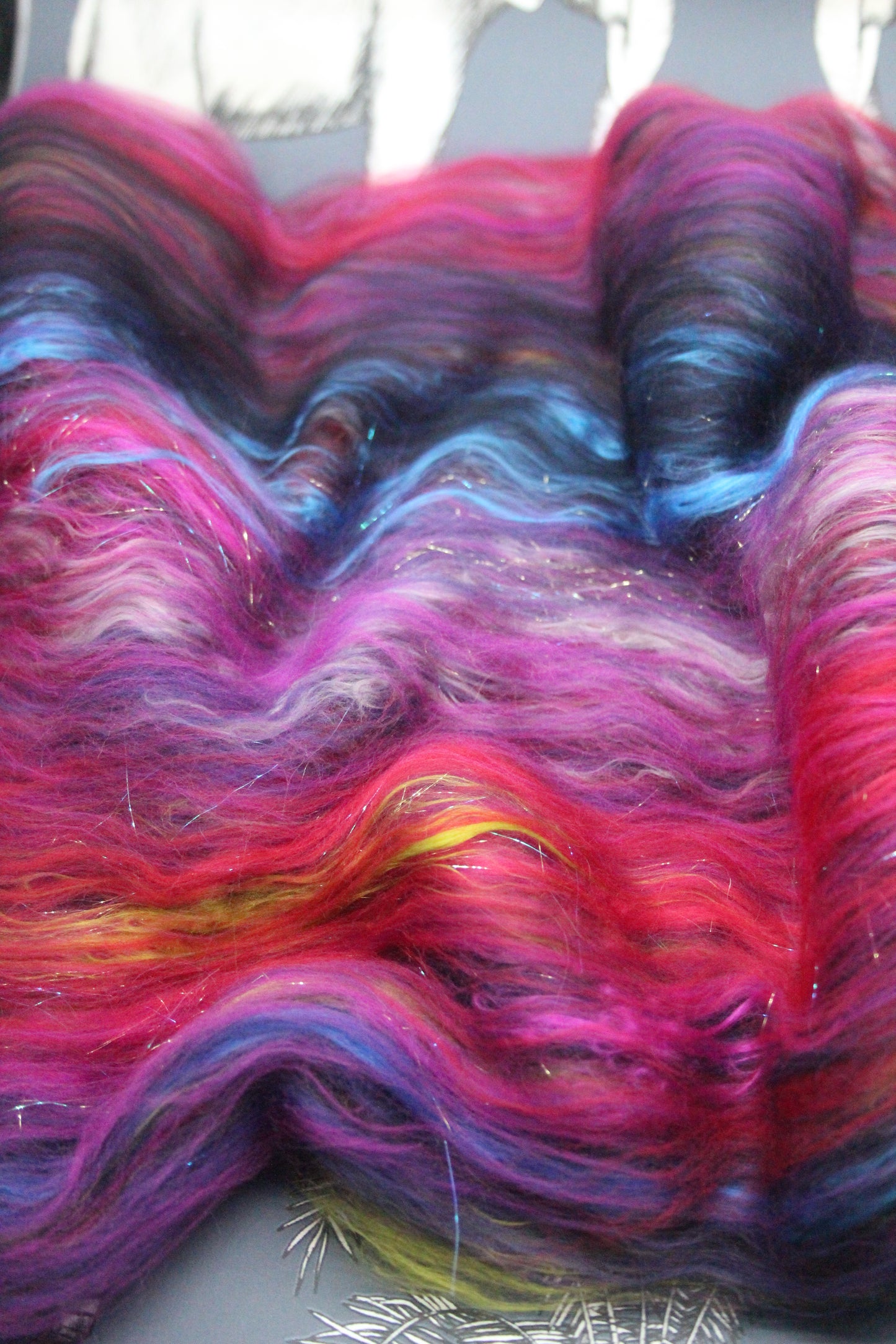 Supersoft Merino Art Batt  - Black Purple Red Pink - 40 grams 1.4 oz - Wool for felting, spinning and weaving