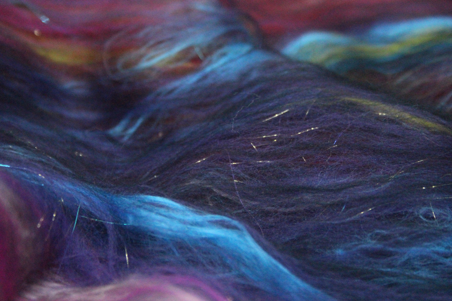 Supersoft Merino Art Batt  - Black Purple Red Pink - 40 grams 1.4 oz - Wool for felting, spinning and weaving