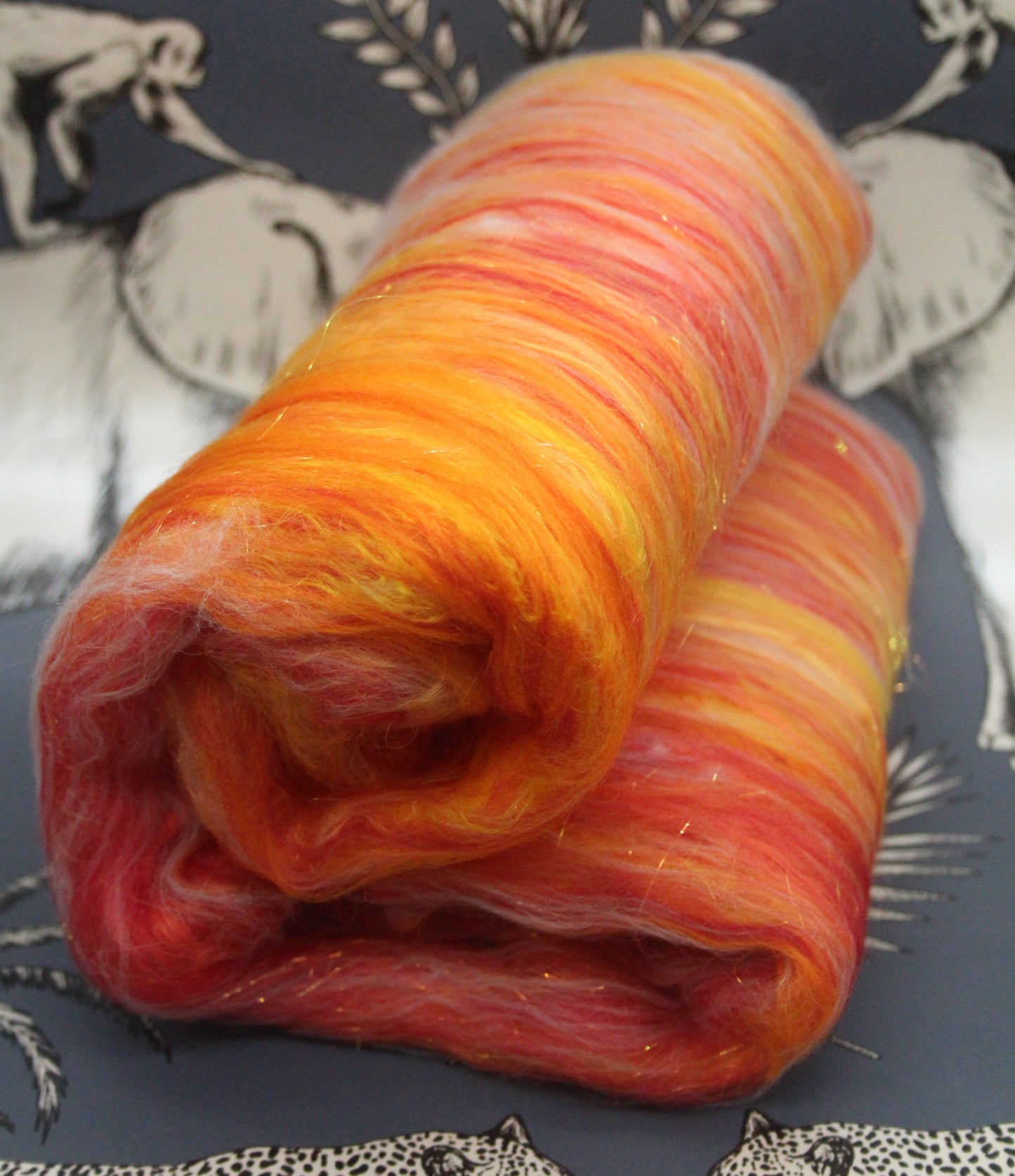 Supersoft Merino Art Batt  - Red Yellow White Orange - 44 grams 1.5 oz - Wool for felting, spinning and weaving